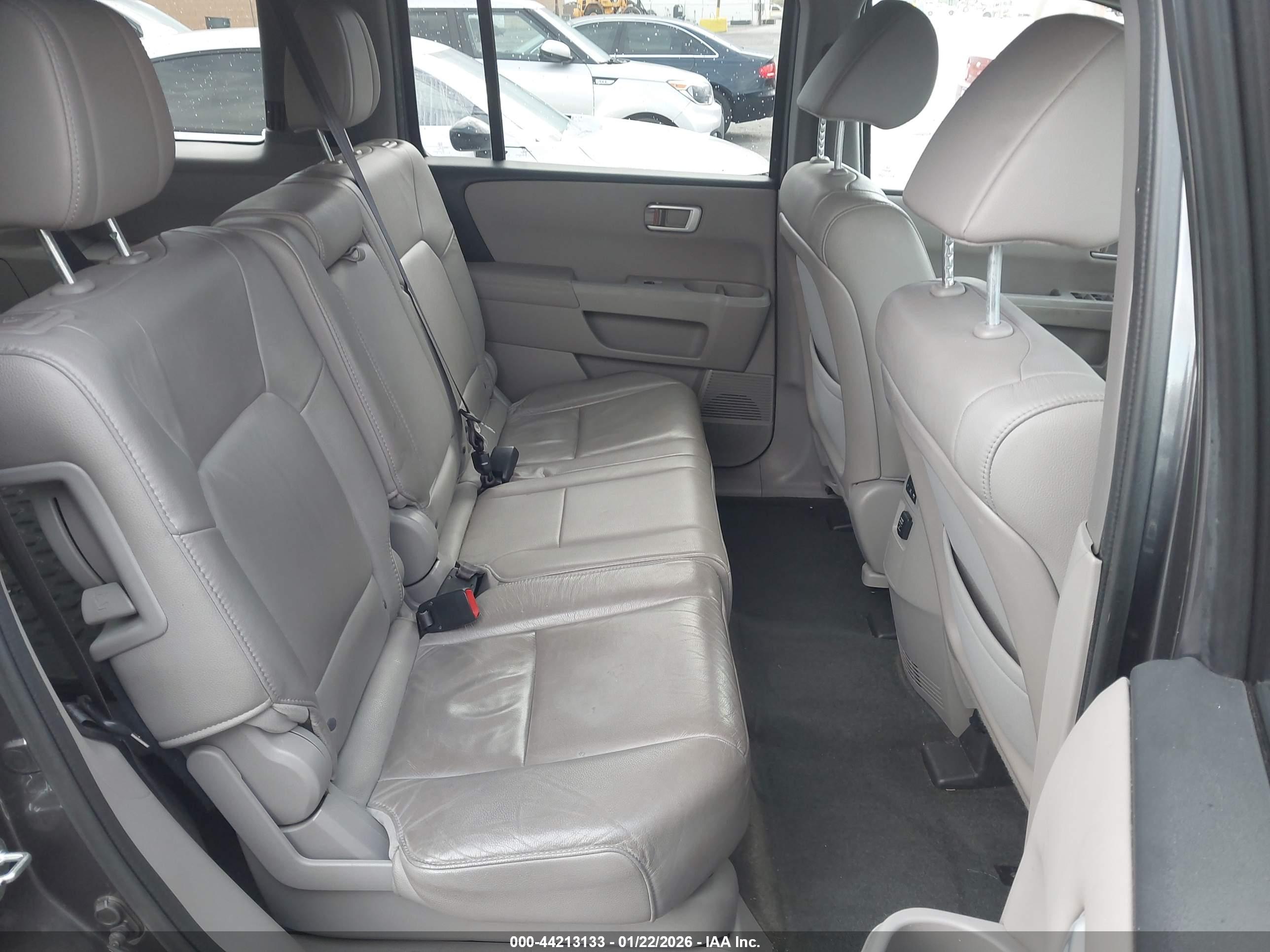 HONDA PILOT image 8