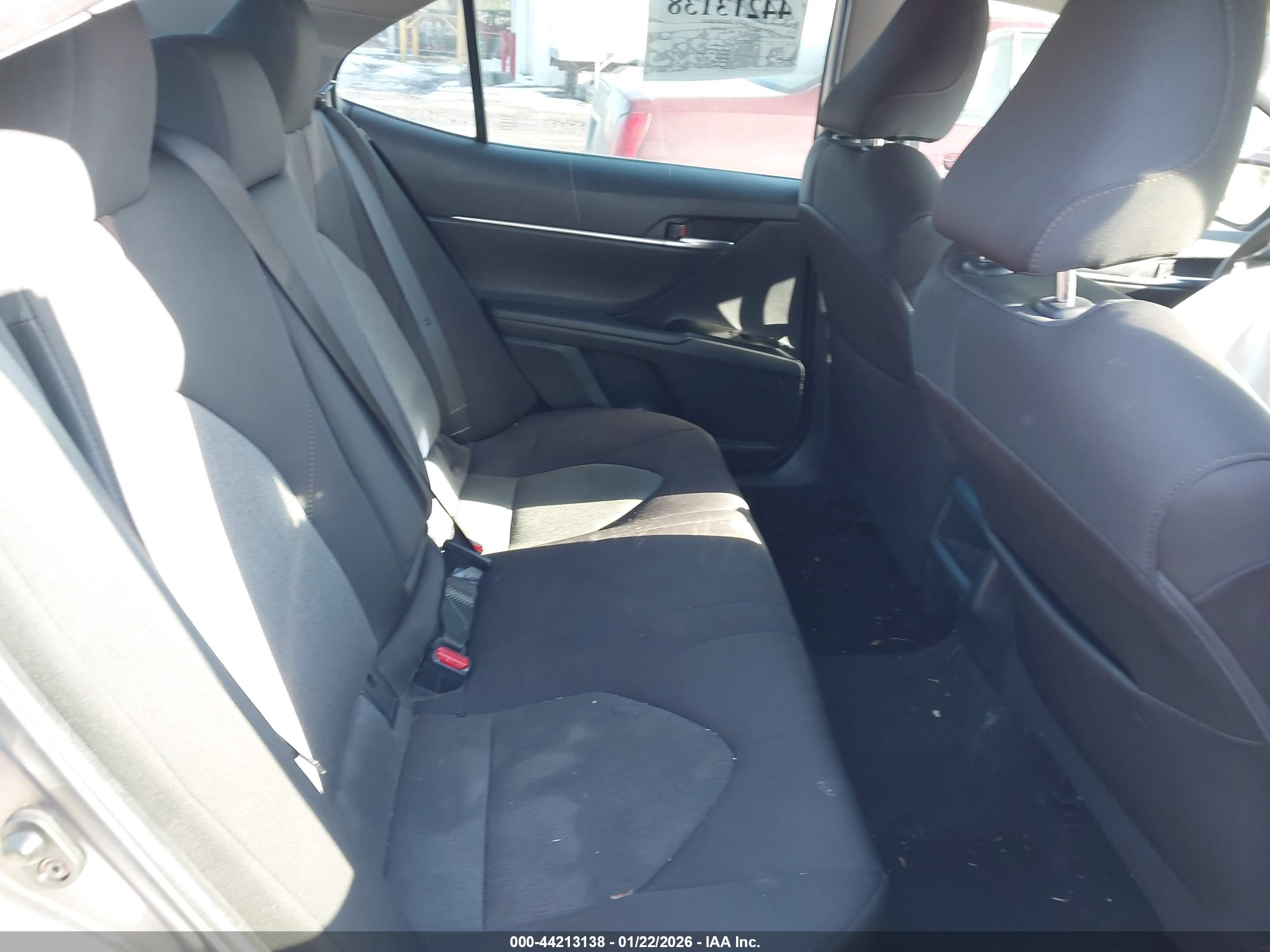 TOYOTA CAMRY image 8