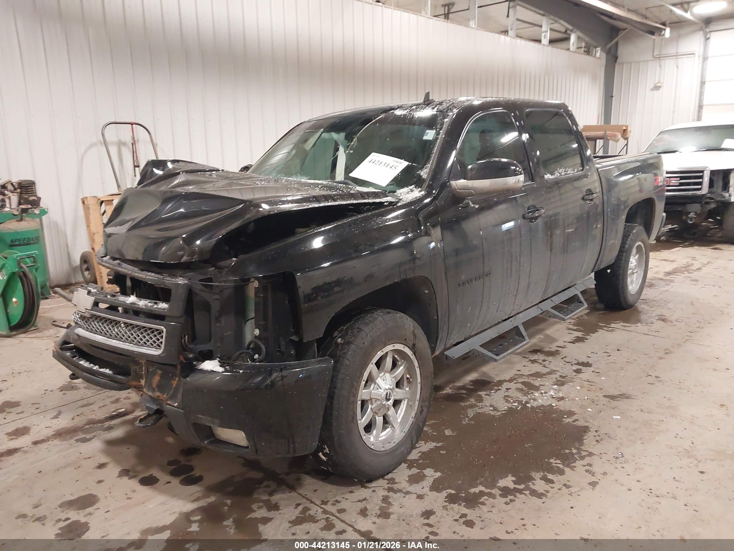 CHEVROLET SILVERADO image 2