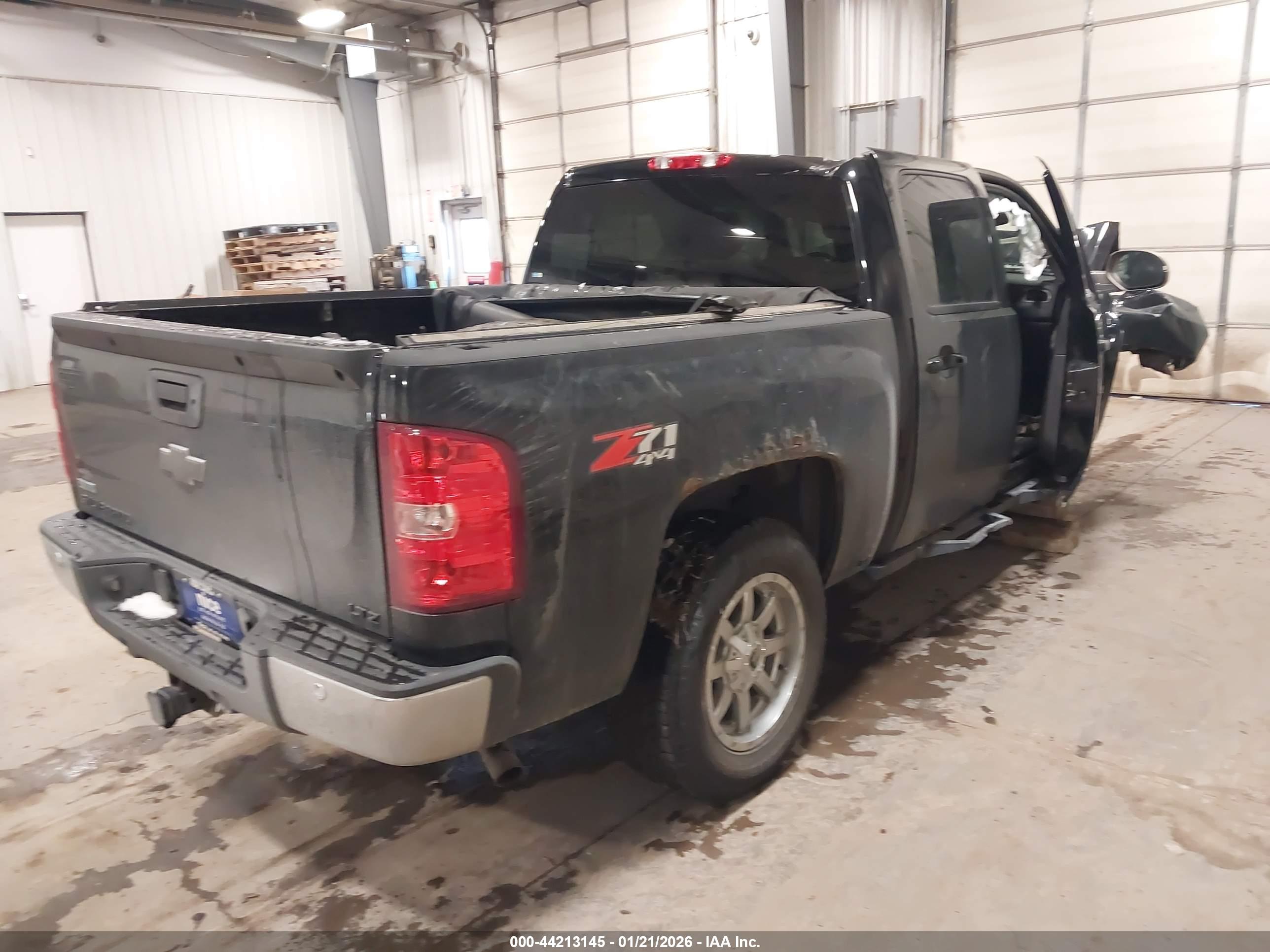 CHEVROLET SILVERADO image 4