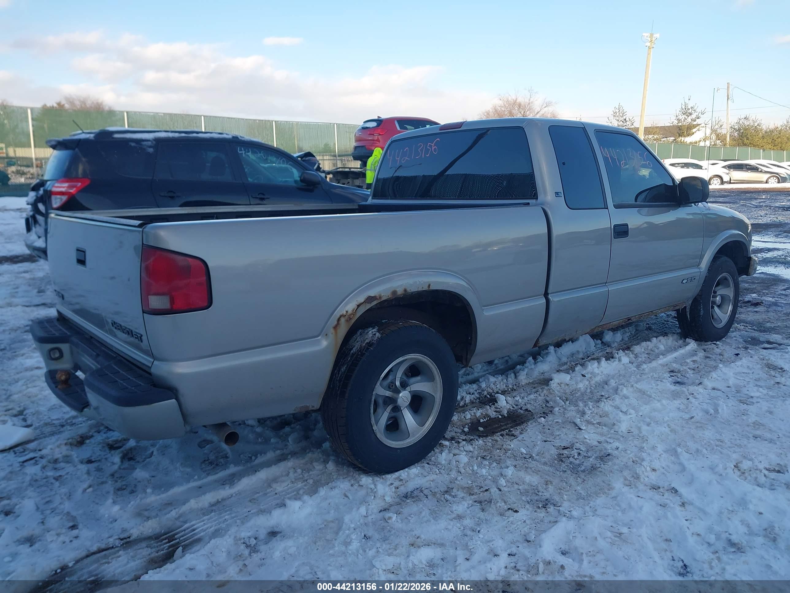 CHEVROLET S-10 image 4