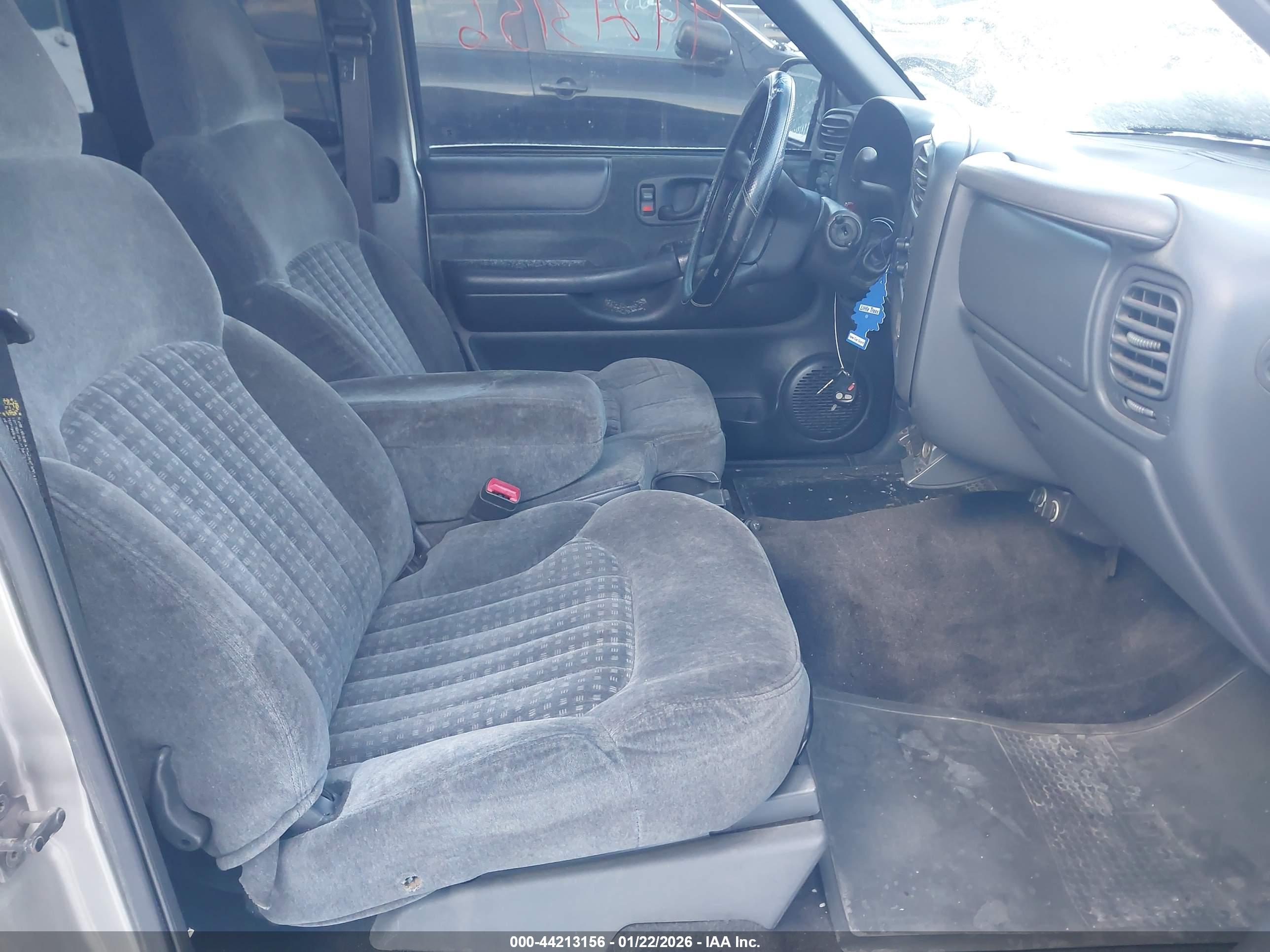 CHEVROLET S-10 image 5