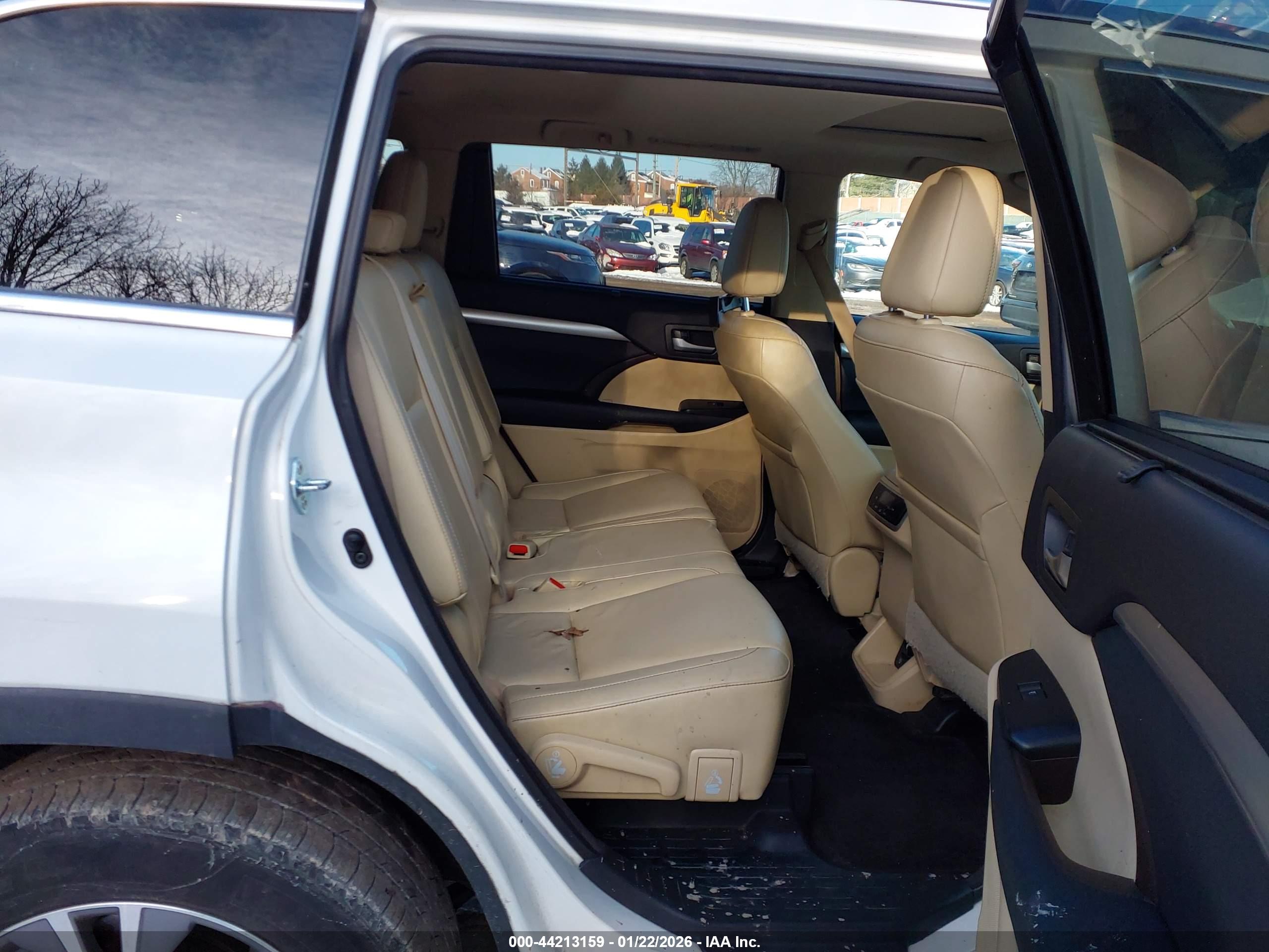 TOYOTA HIGHLANDER image 8