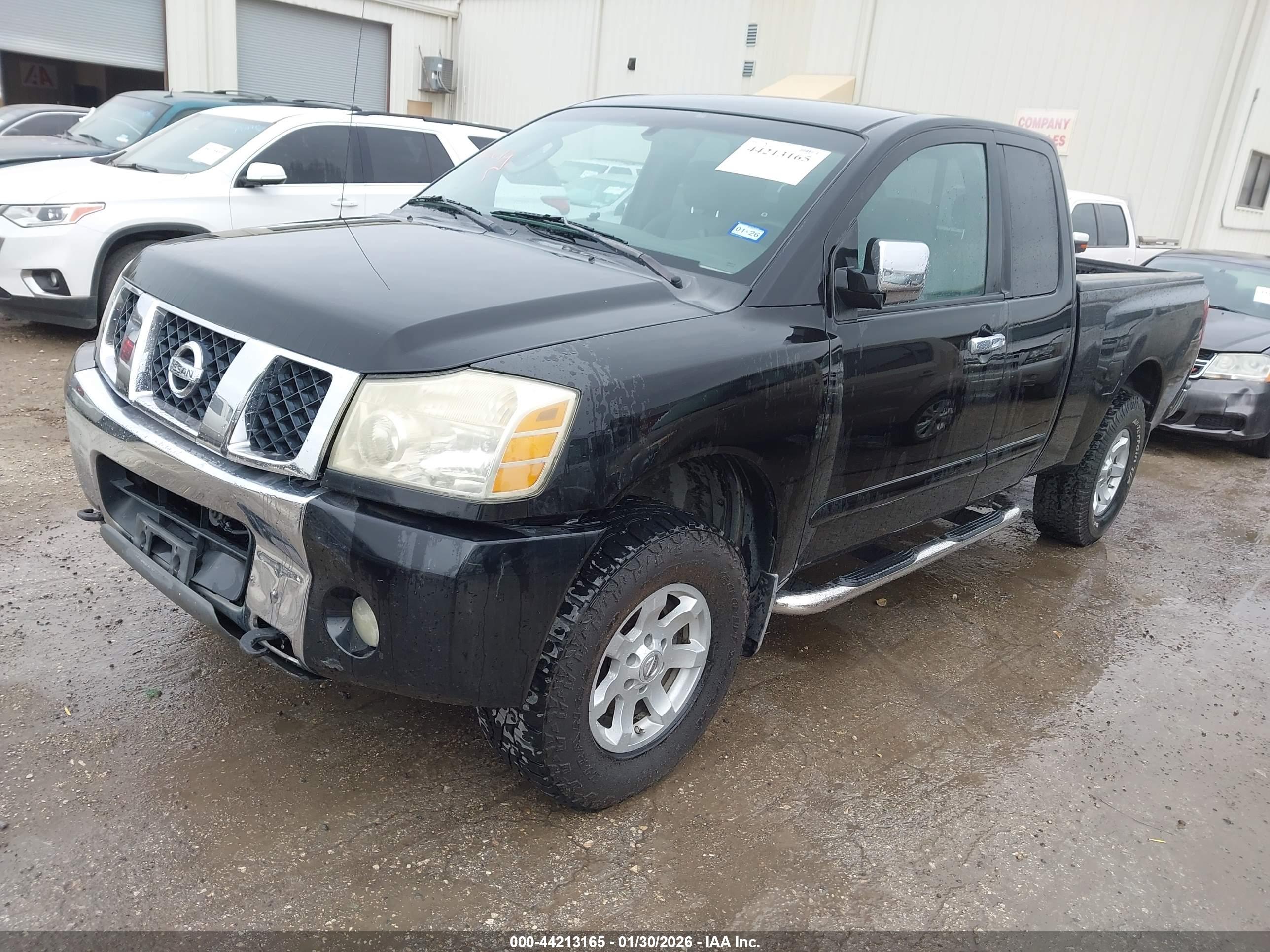NISSAN TITAN image 2