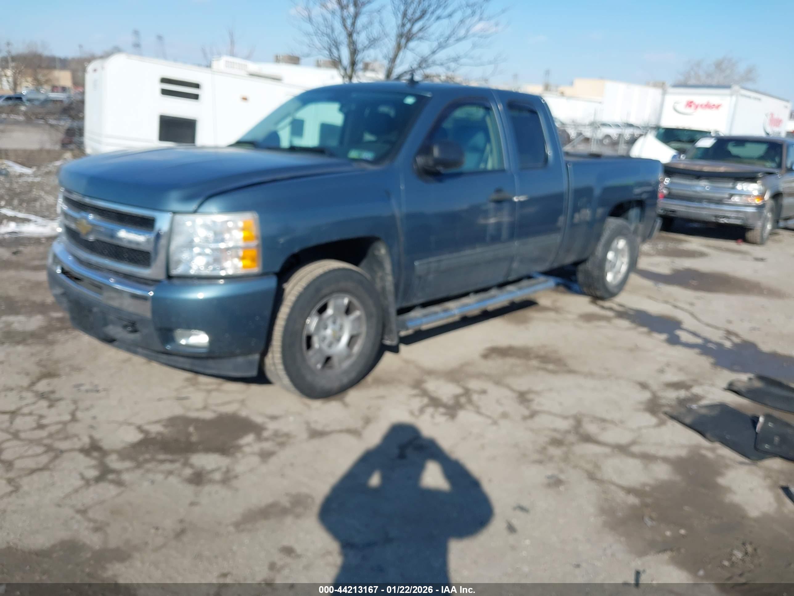 CHEVROLET SILVERADO image 2
