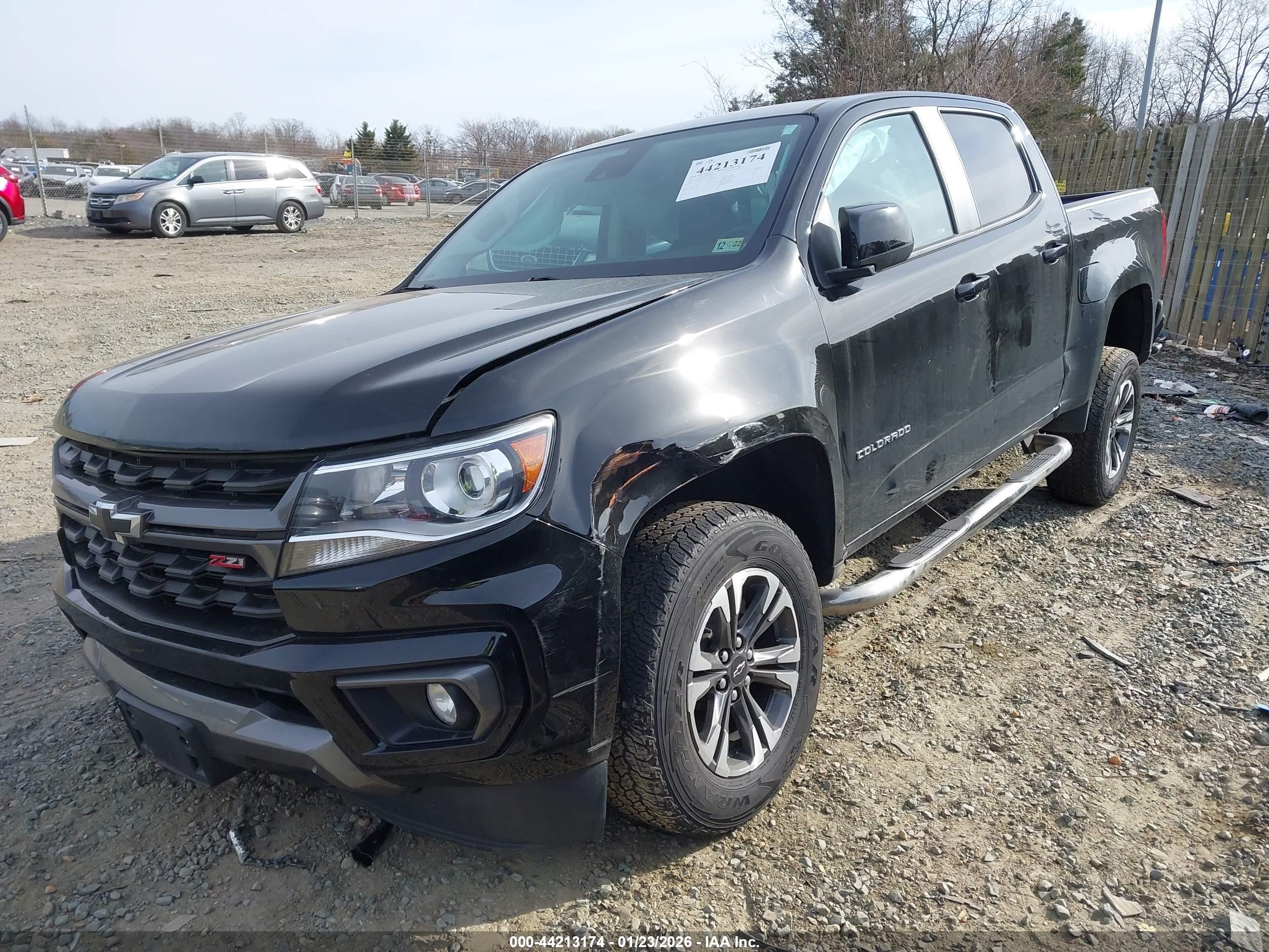 CHEVROLET COLORADO image 2