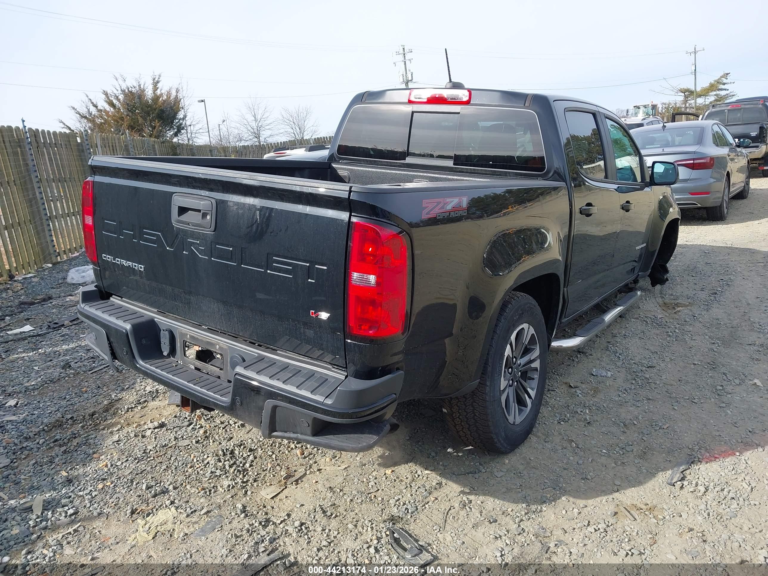 CHEVROLET COLORADO image 4
