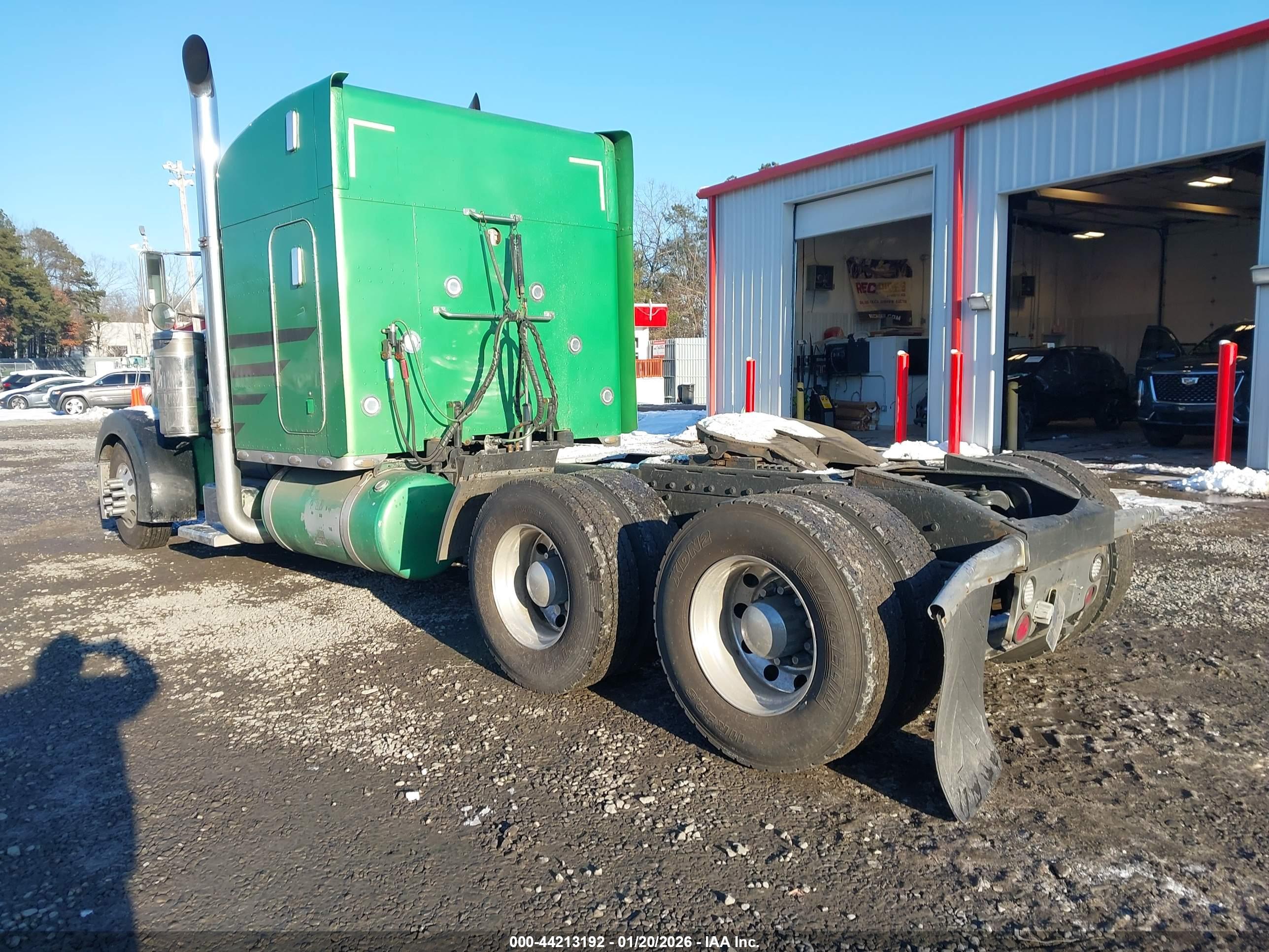 PETERBILT 379 image 3