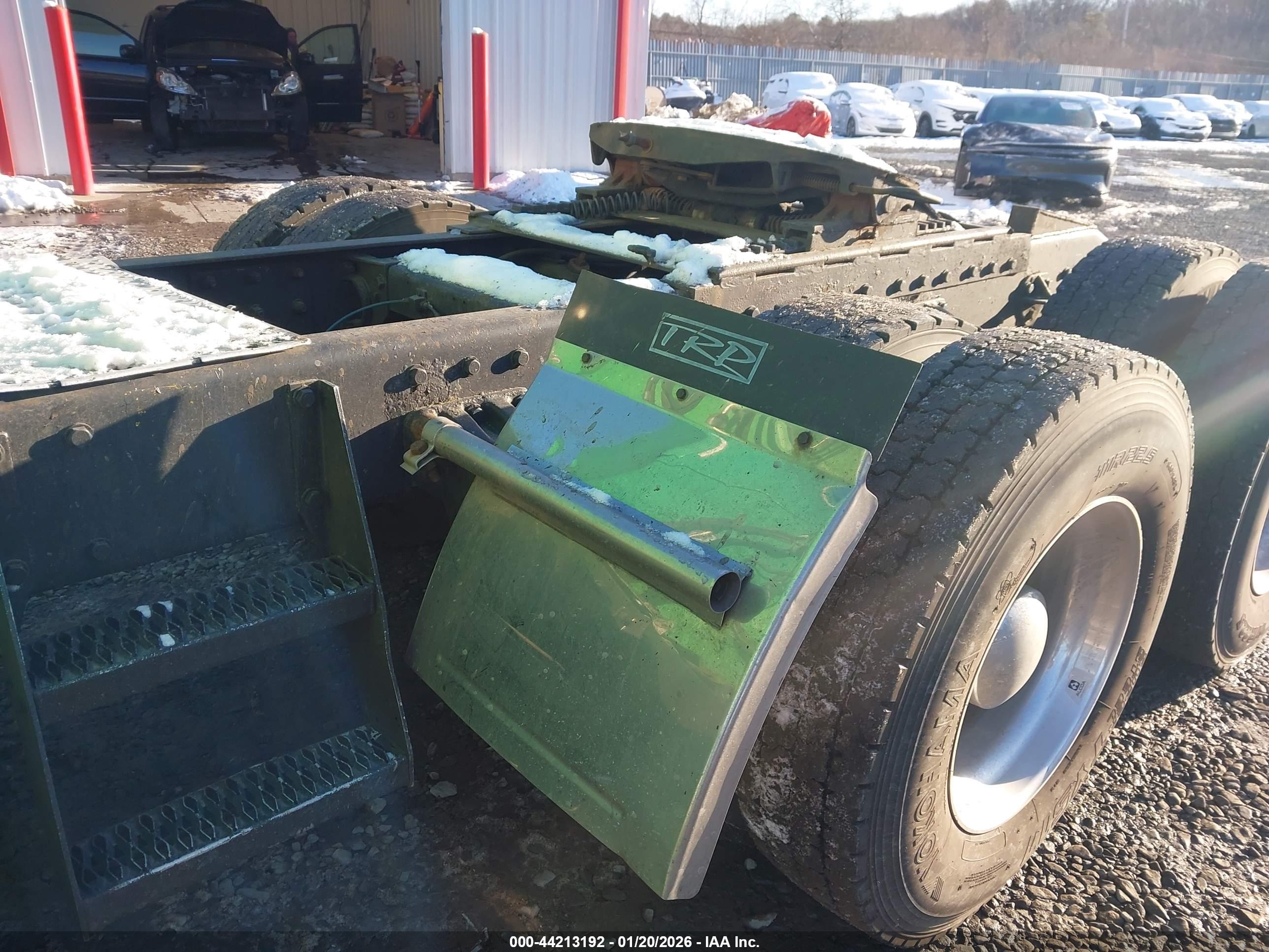 PETERBILT 379 image 8