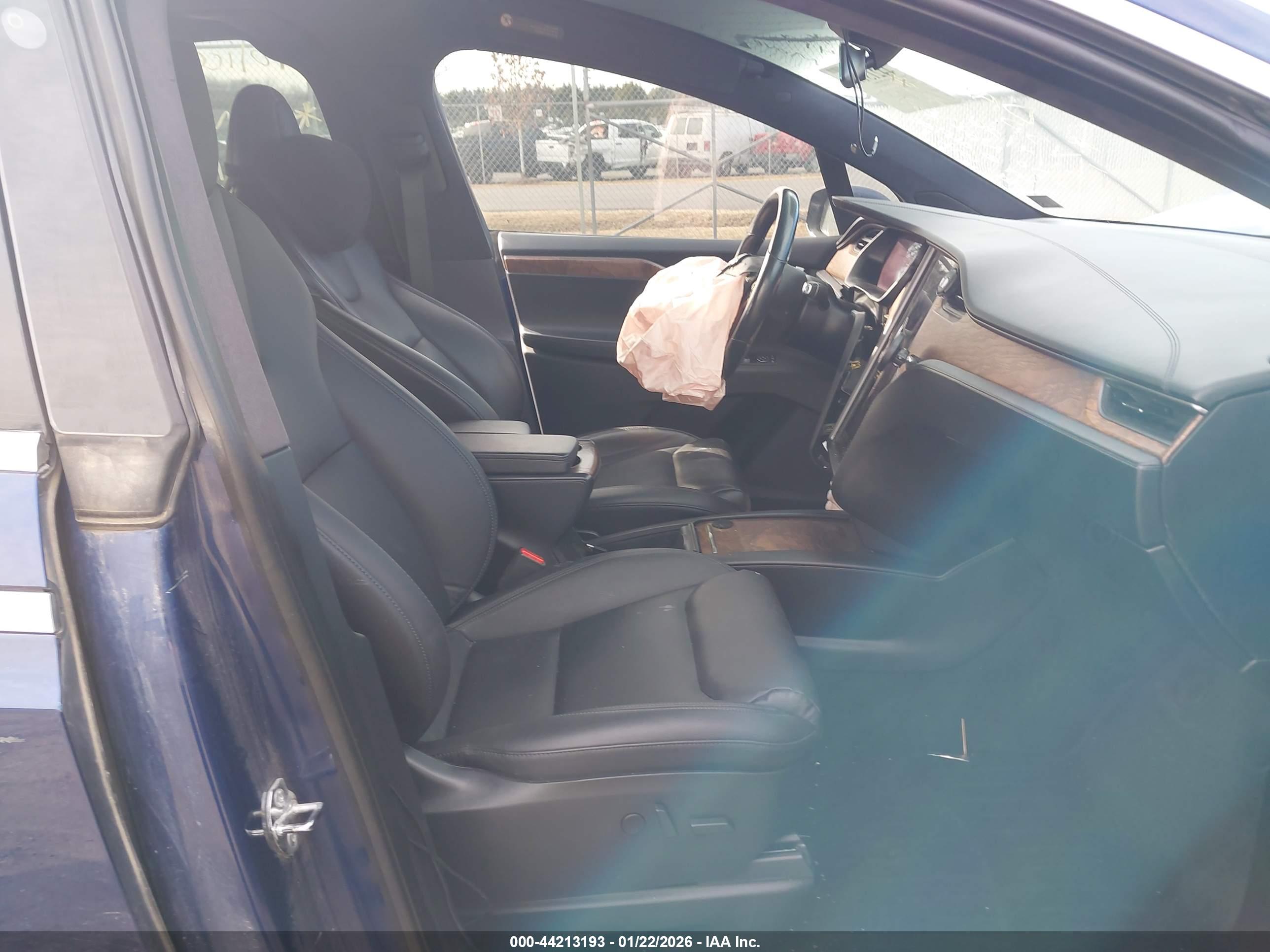 TESLA MODEL image 5