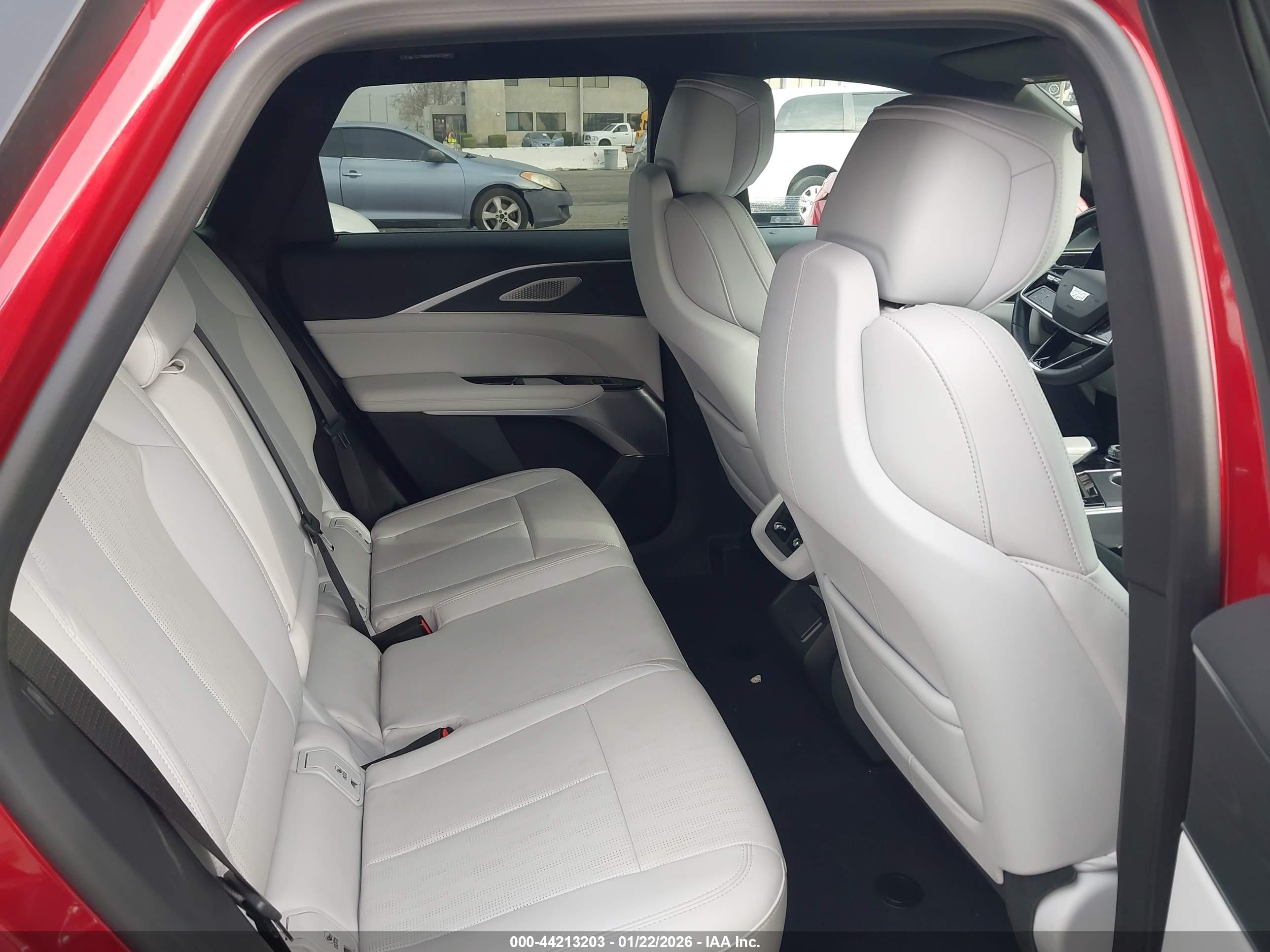 CADILLAC LYRIQ image 8