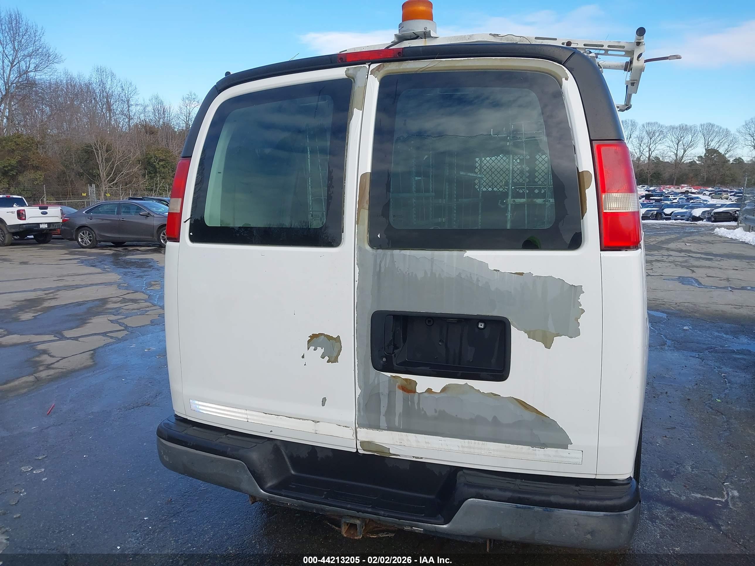 CHEVROLET EXPRESS image 6
