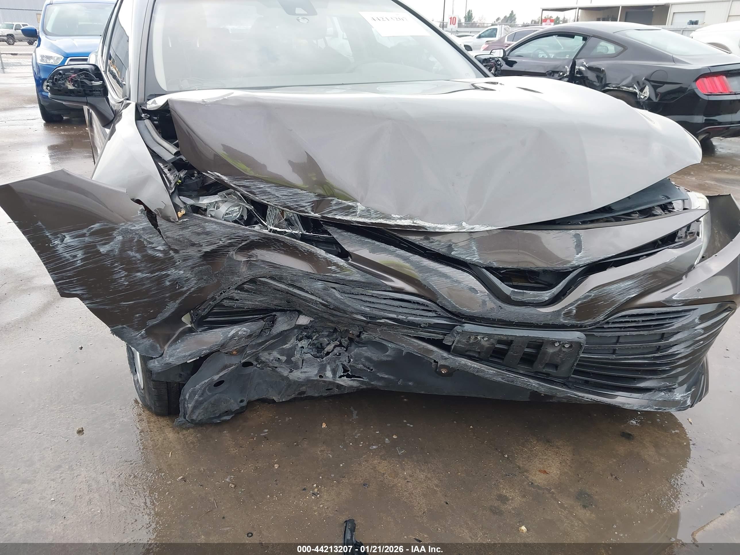 TOYOTA CAMRY image 6