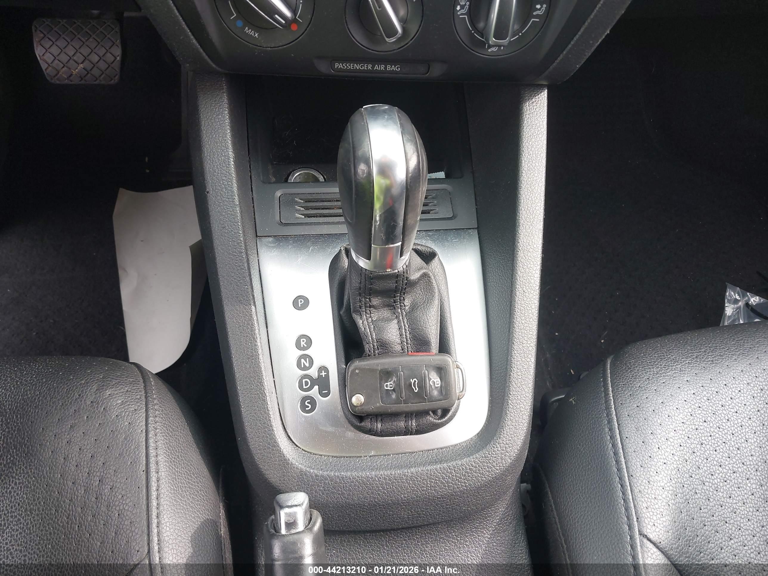 VOLKSWAGEN JETTA image 11