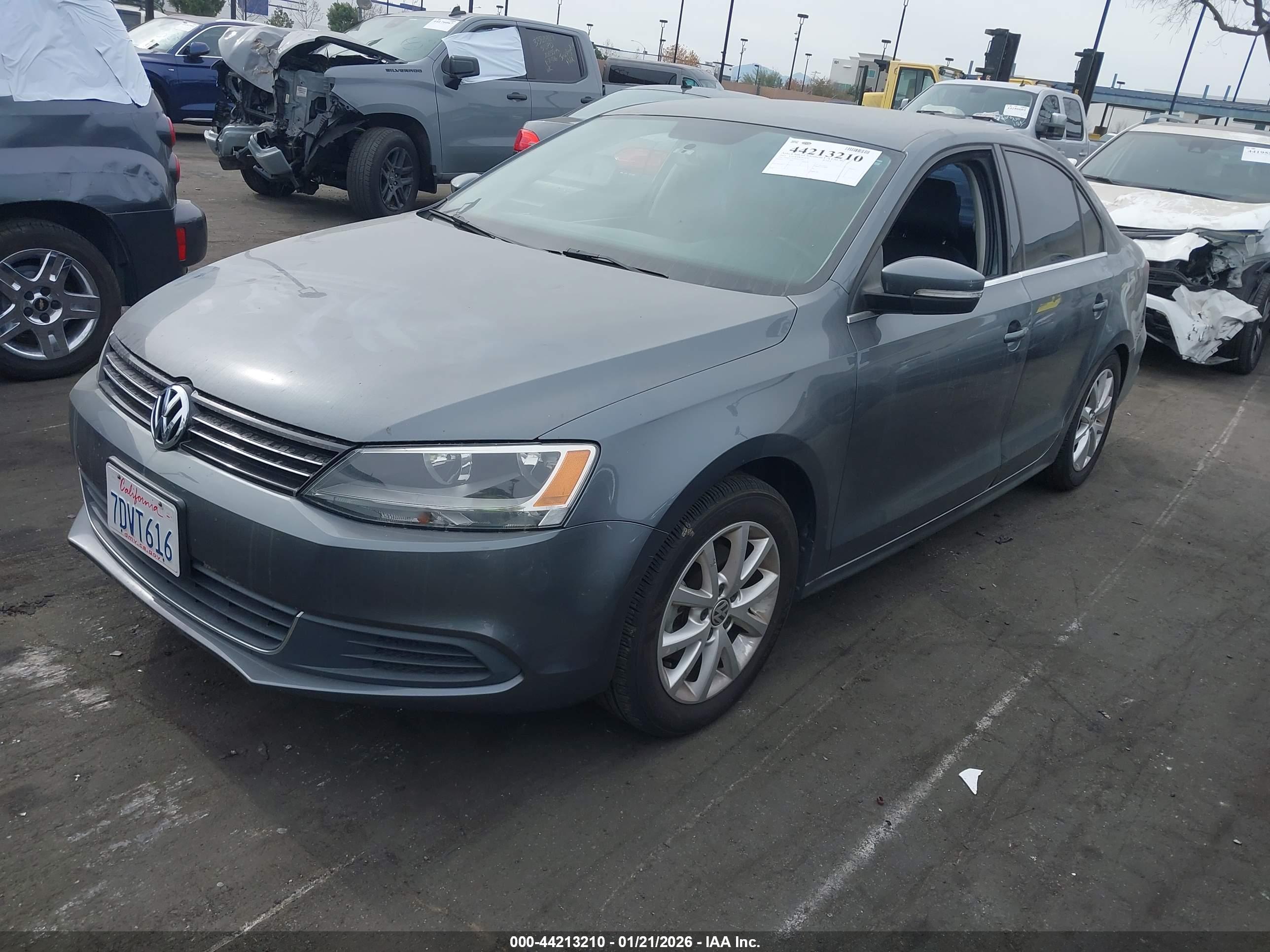 VOLKSWAGEN JETTA image 2