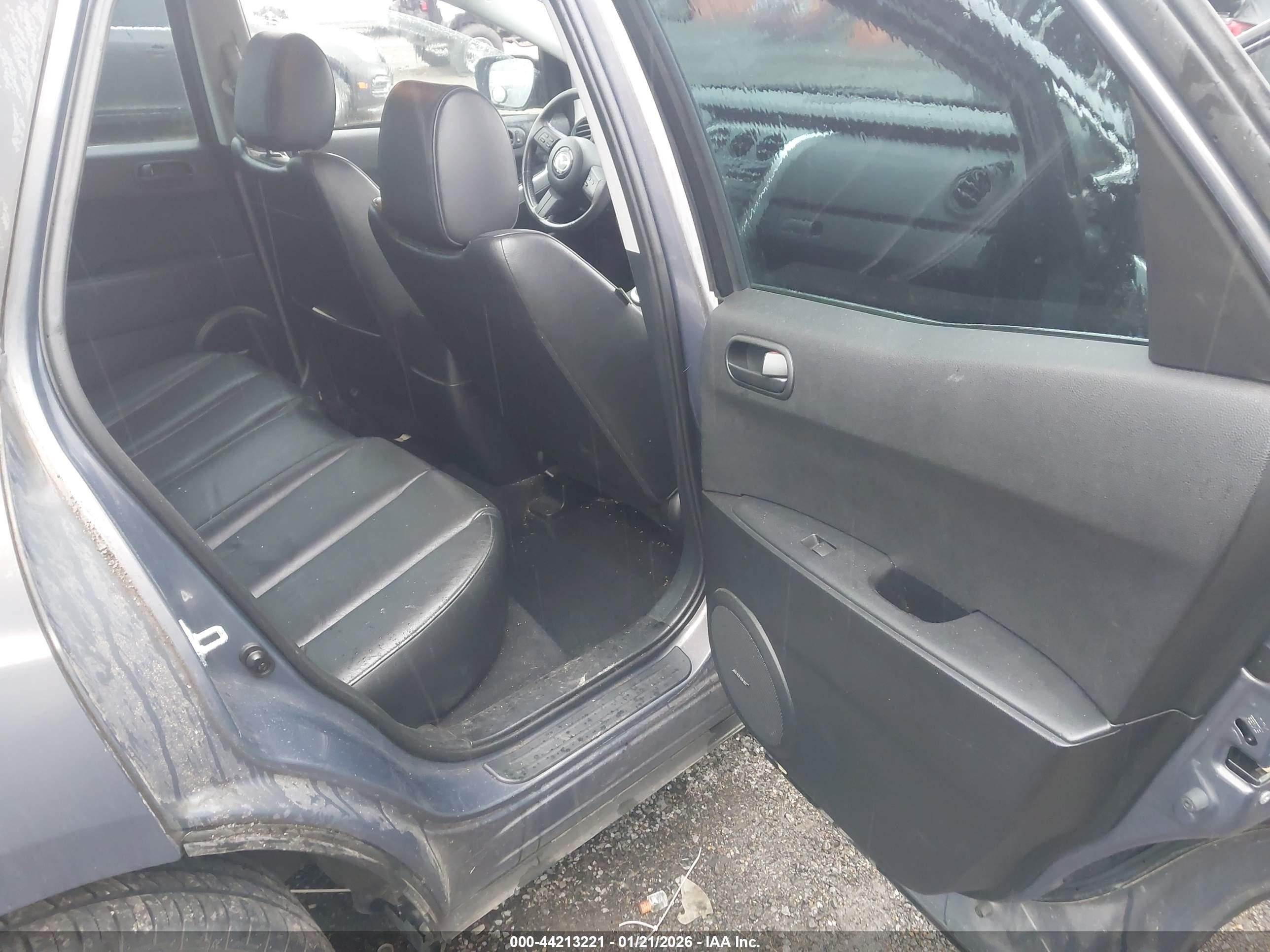 MAZDA CX-7 image 8