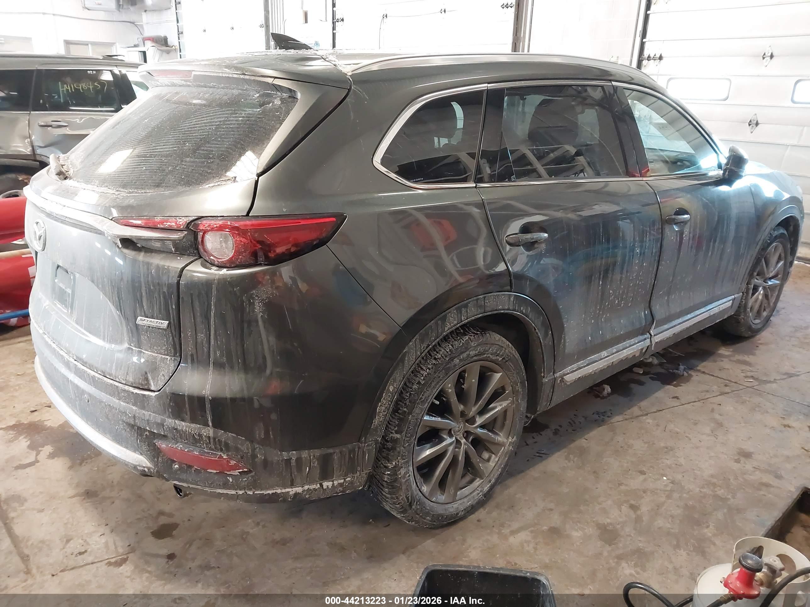 MAZDA CX-9 image 4