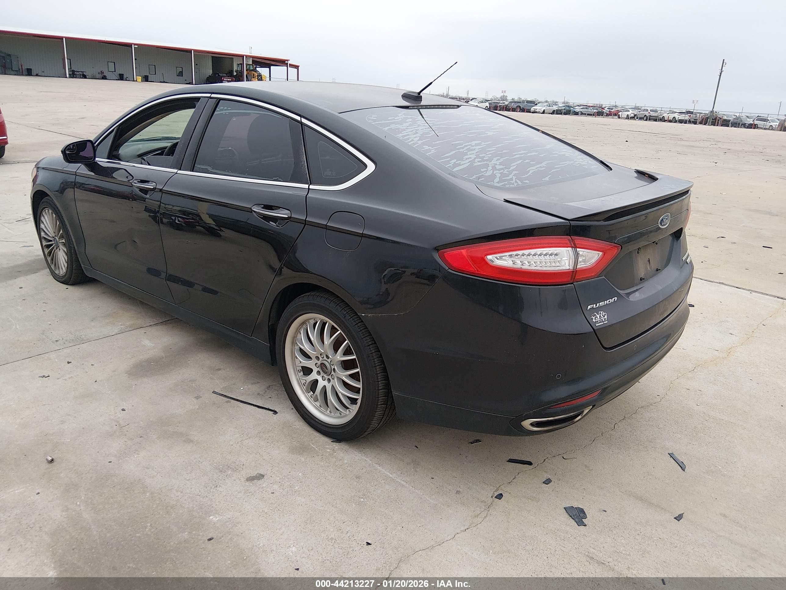 FORD FUSION image 3