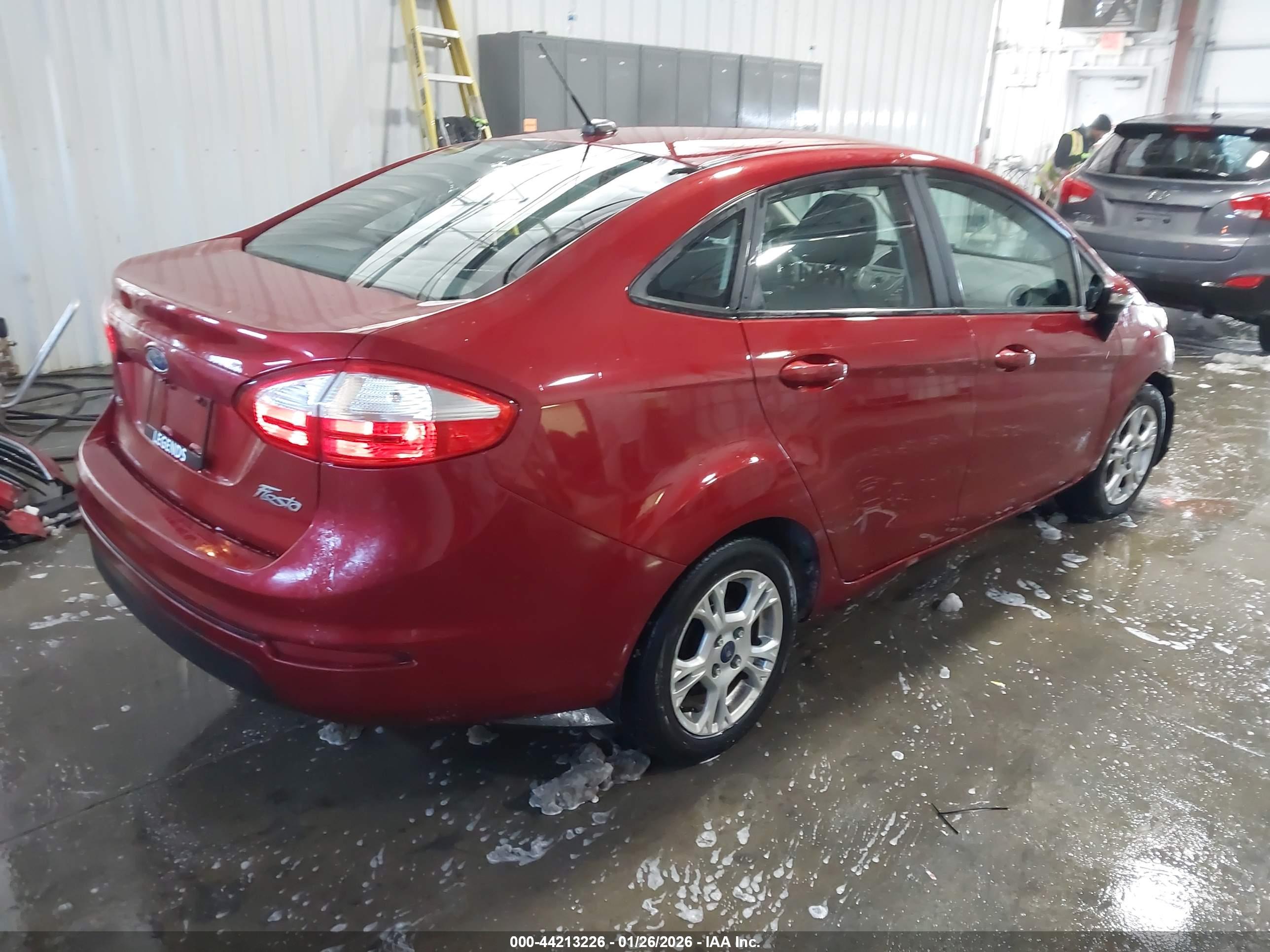 FORD FIESTA image 4