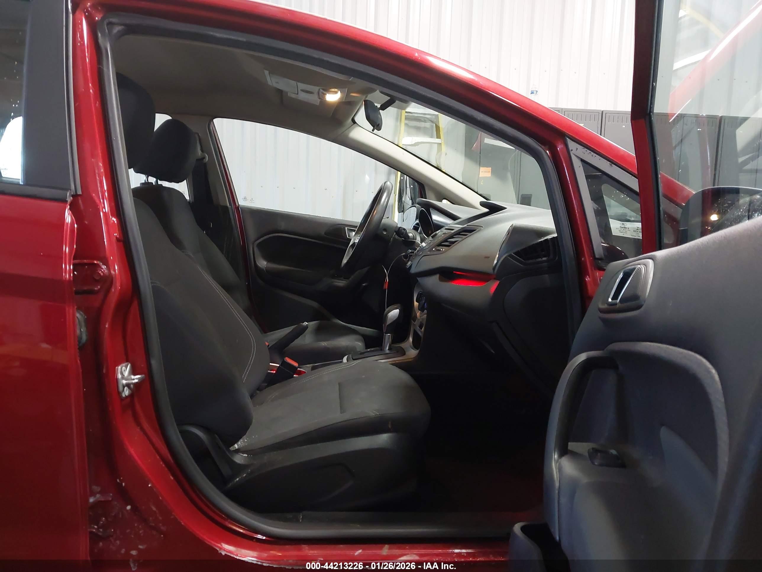 FORD FIESTA image 5