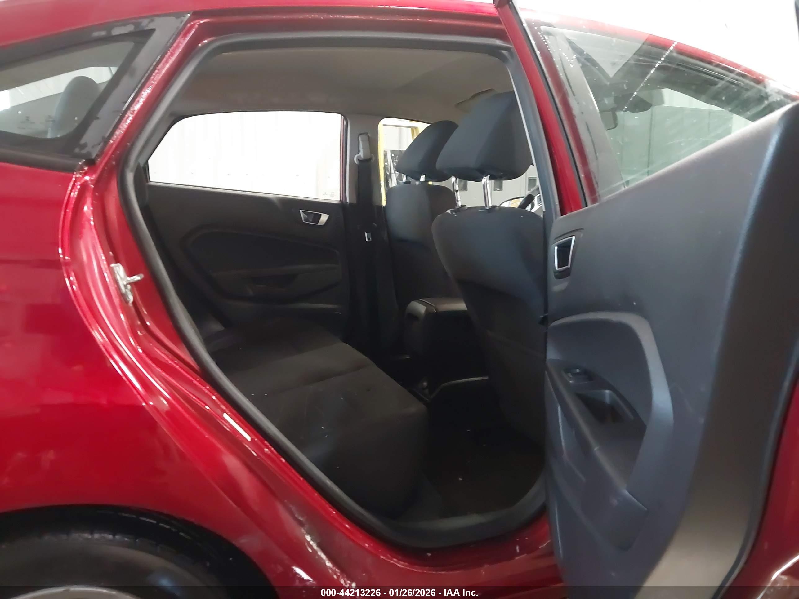 FORD FIESTA image 8