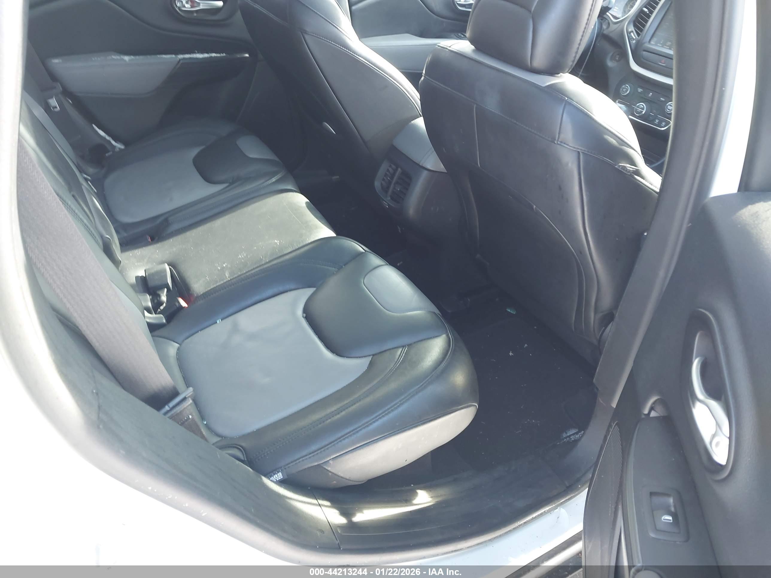 JEEP CHEROKEE image 8