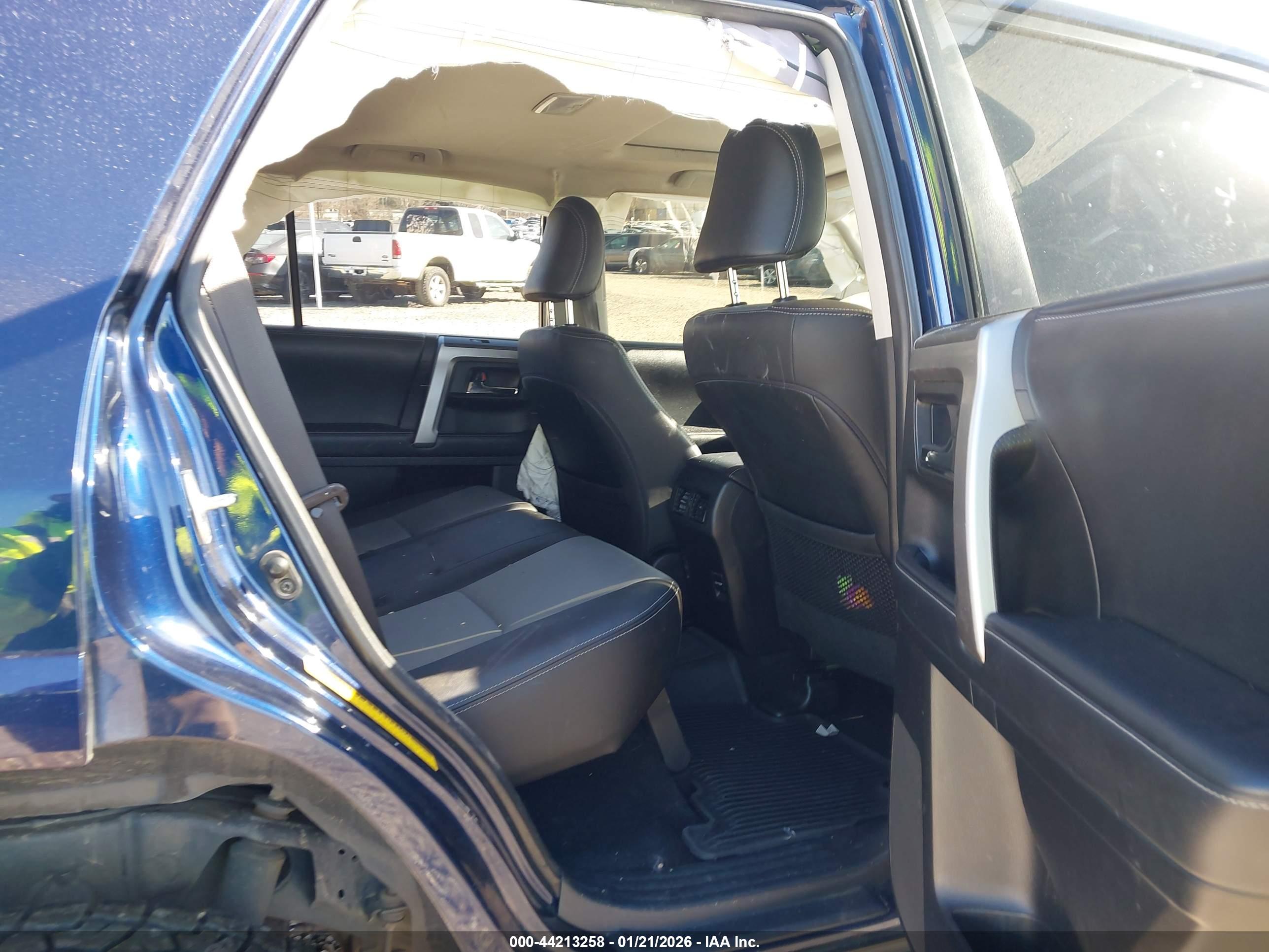 TOYOTA 4RUNNER image 8