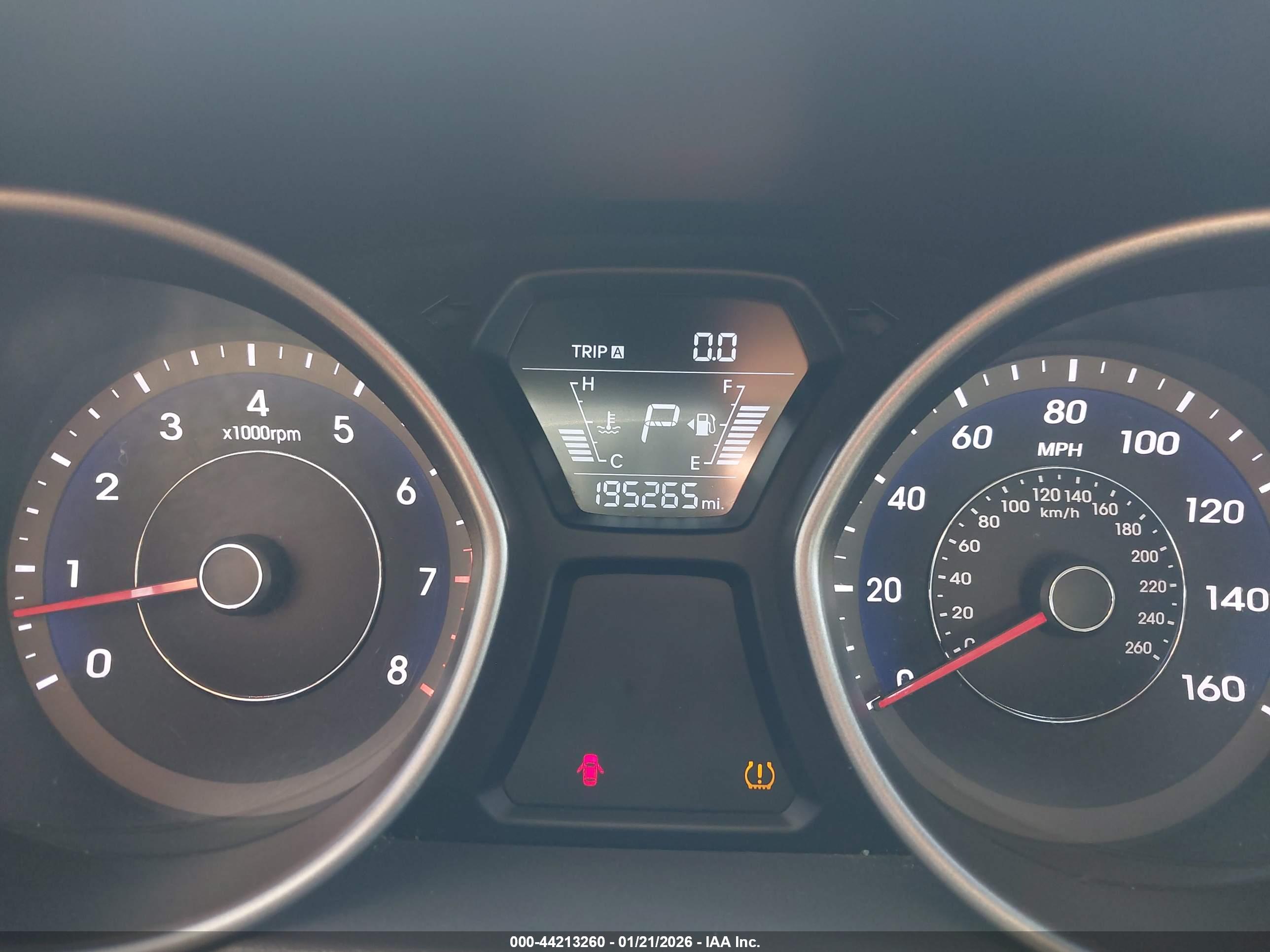 HYUNDAI ELANTRA image 7