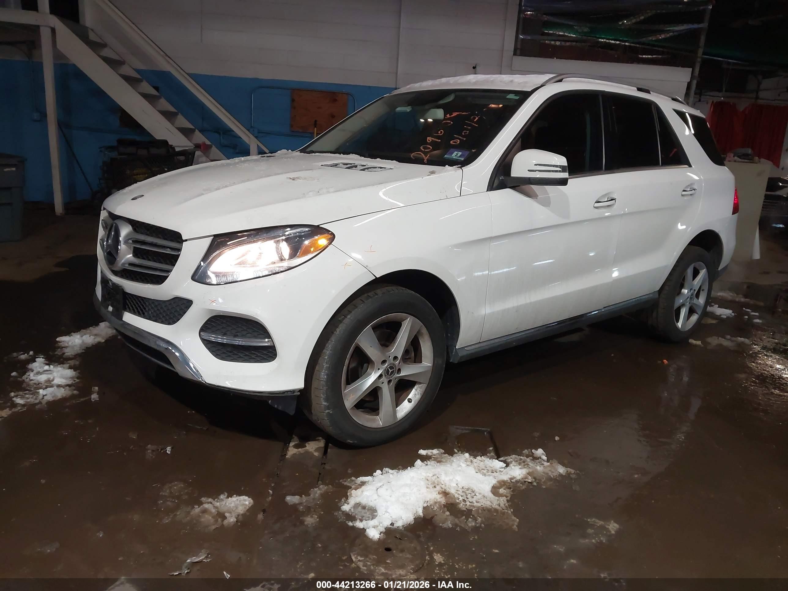 MERCEDES-BENZ GLE image 2