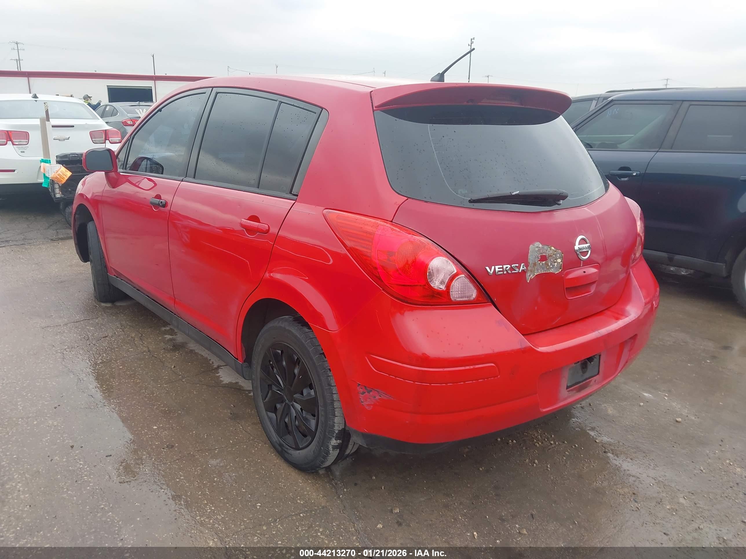 NISSAN VERSA image 3