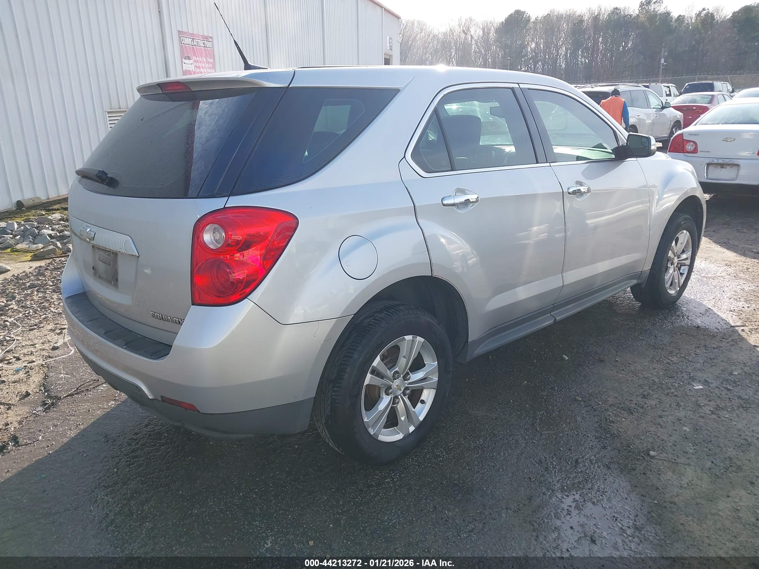 CHEVROLET EQUINOX image 4