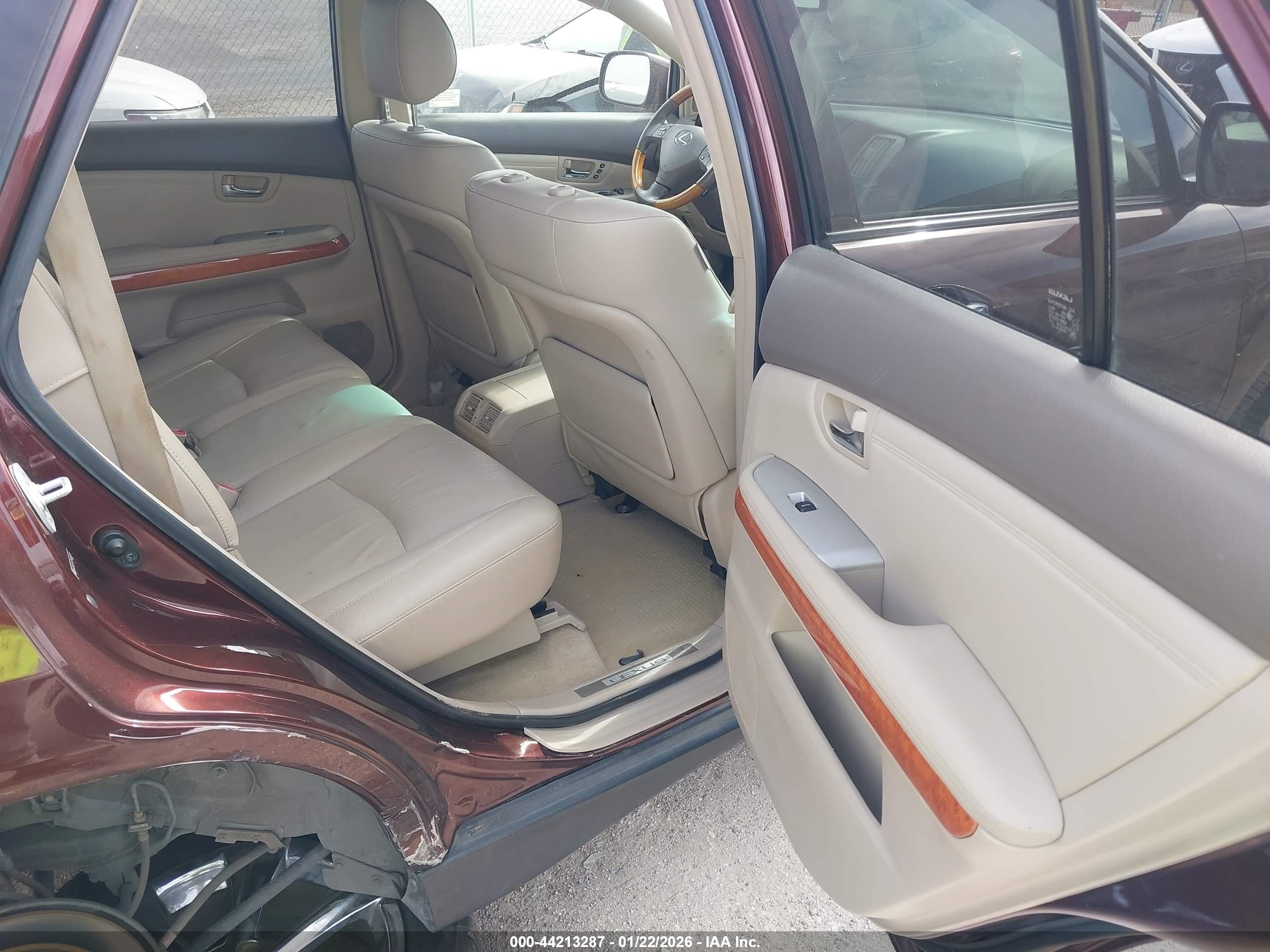 LEXUS RX image 8