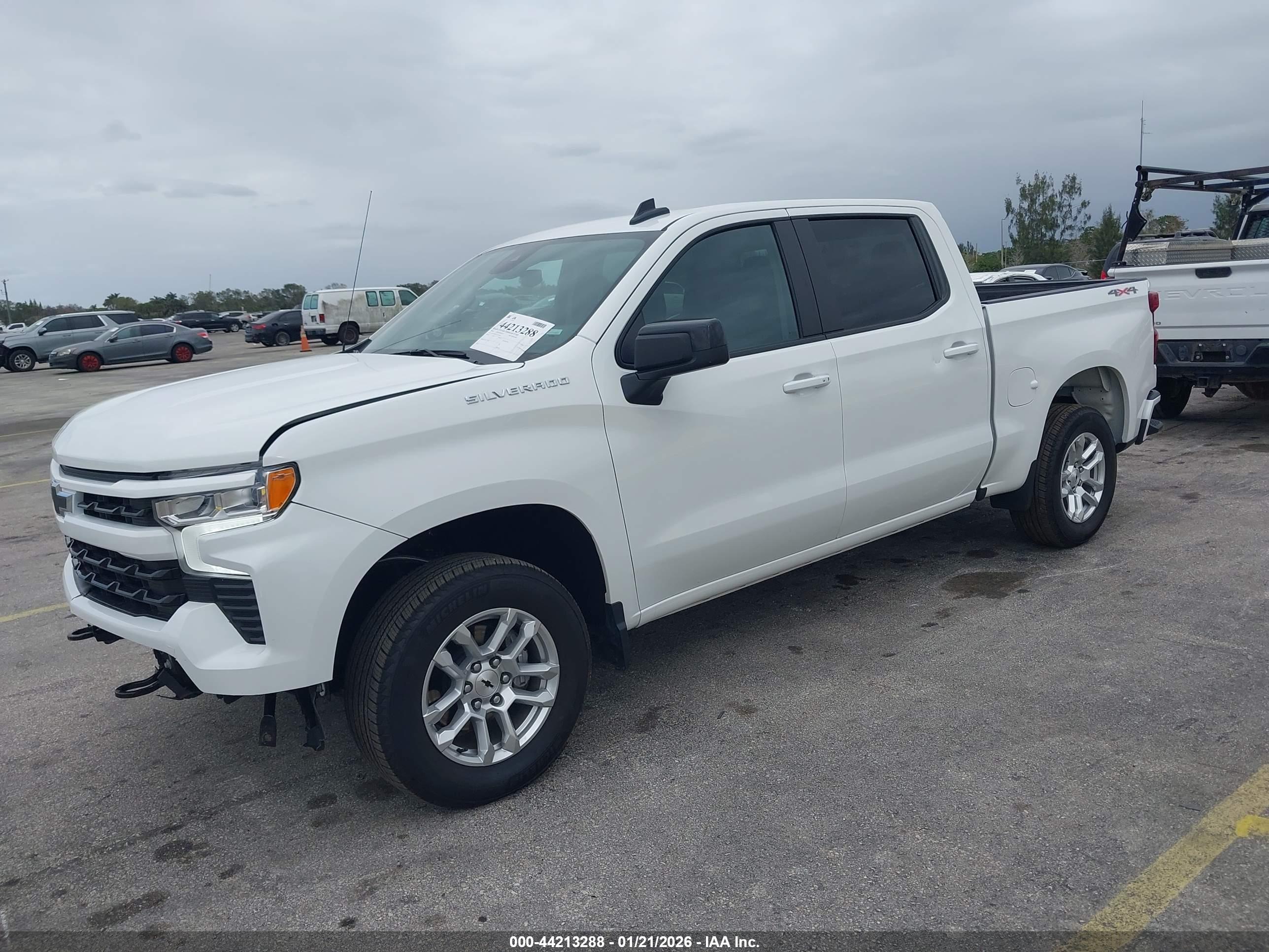 CHEVROLET SILVERADO image 2