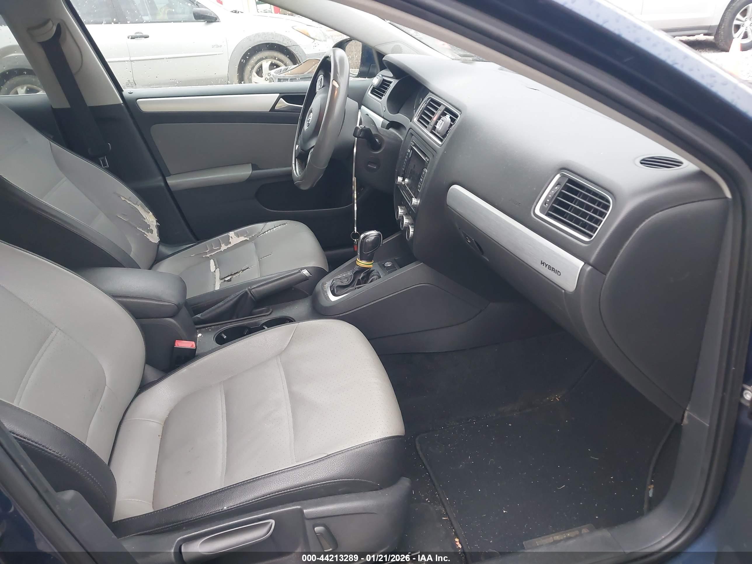 VOLKSWAGEN JETTA image 5
