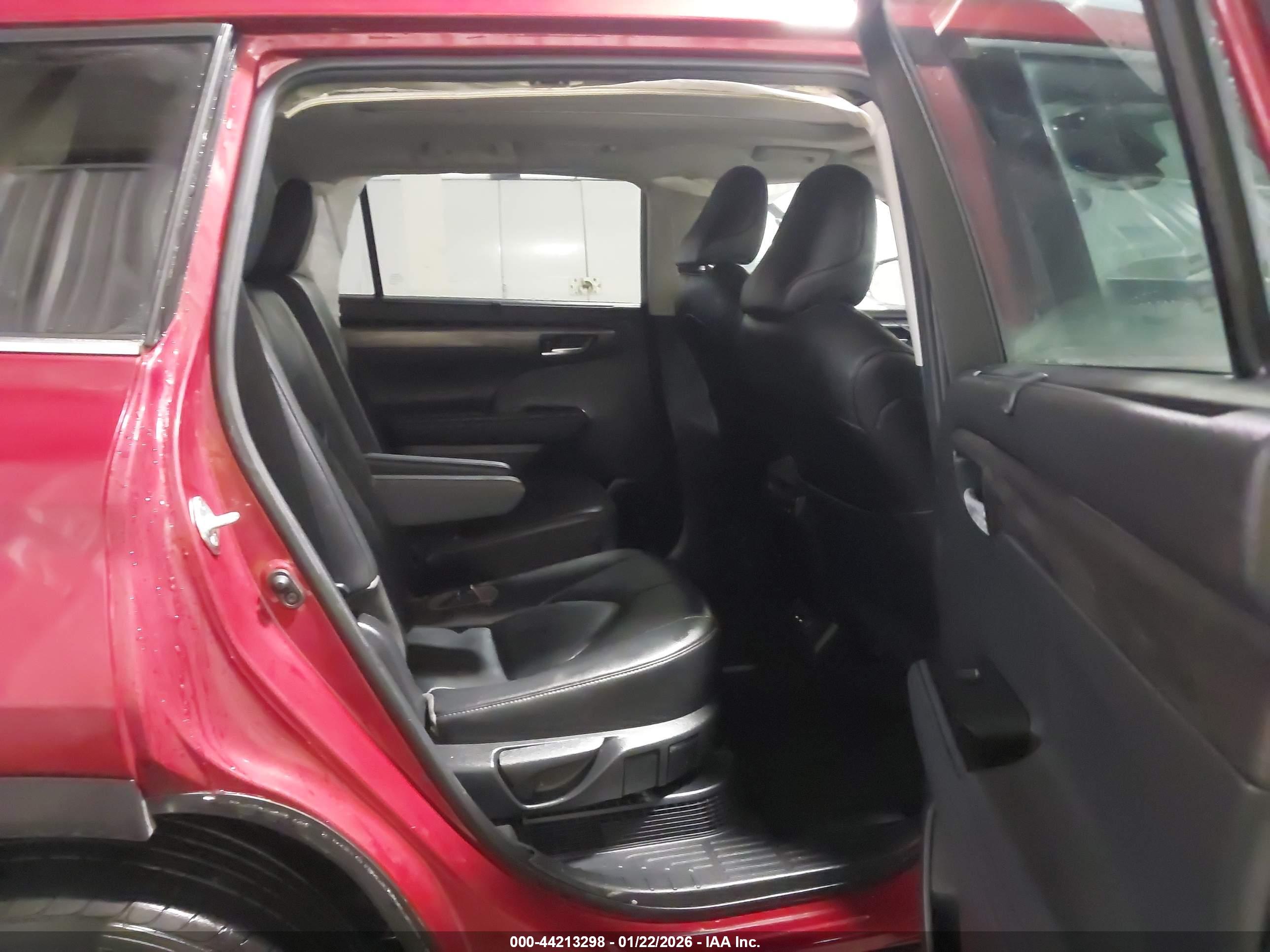 TOYOTA HIGHLANDER image 8