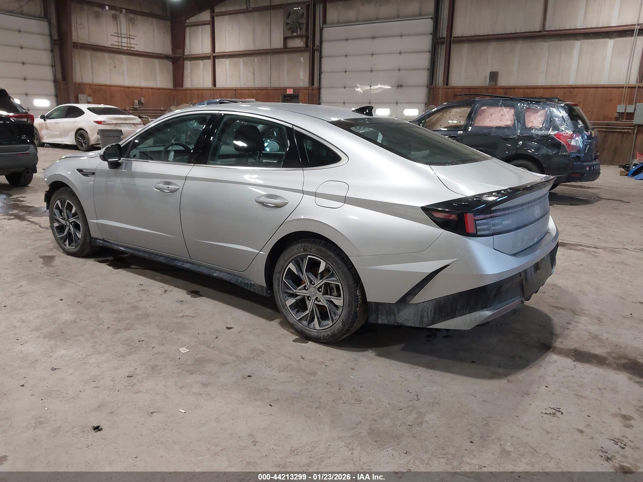 HYUNDAI SONATA image 3