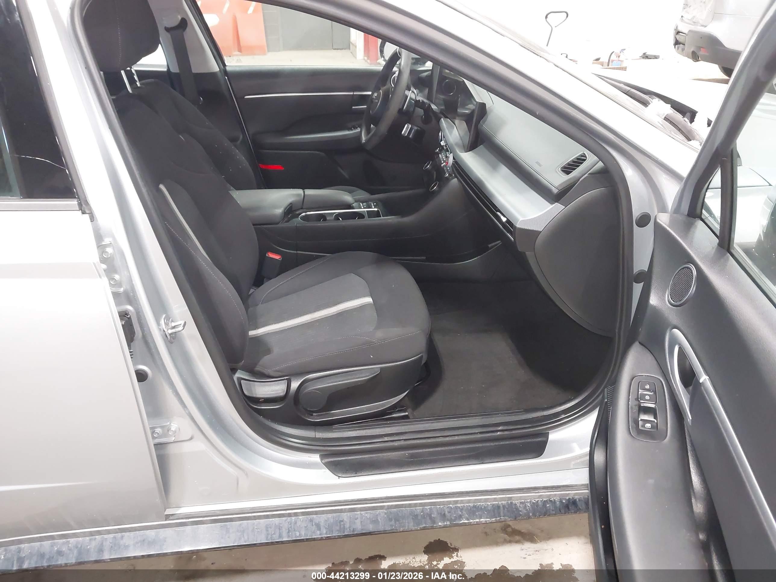 HYUNDAI SONATA image 5