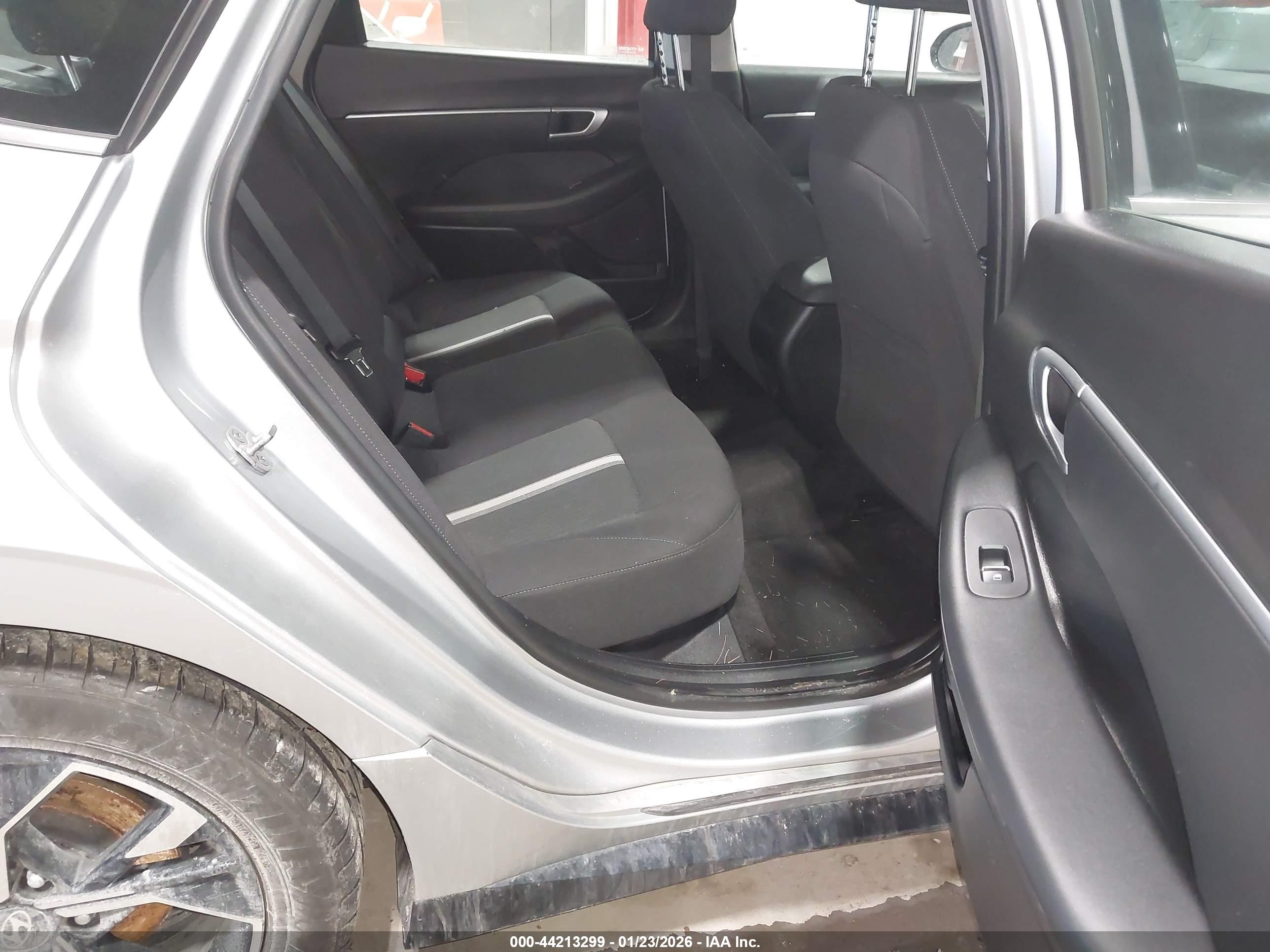 HYUNDAI SONATA image 8