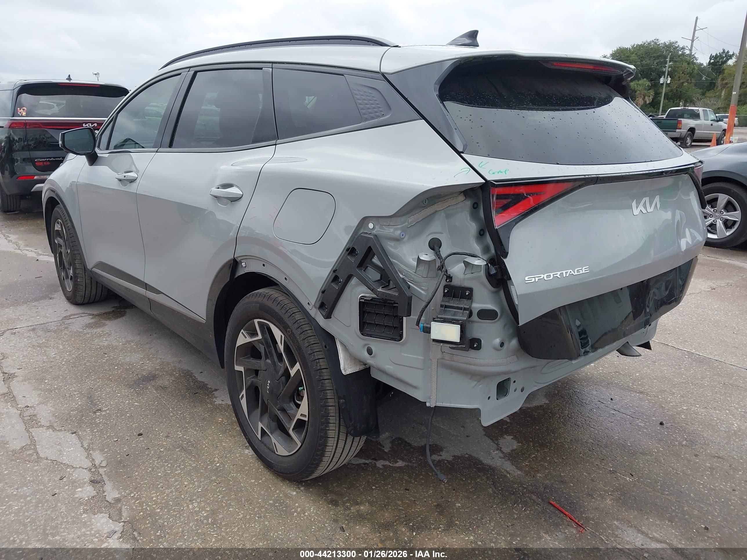 KIA SPORTAGE image 3