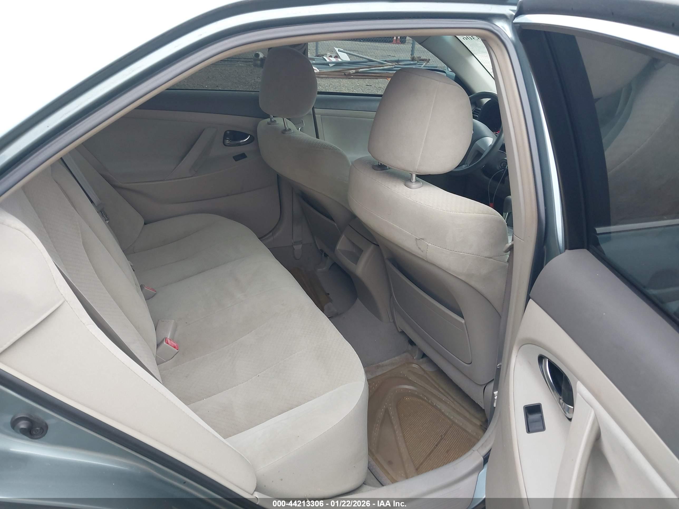 TOYOTA CAMRY image 8