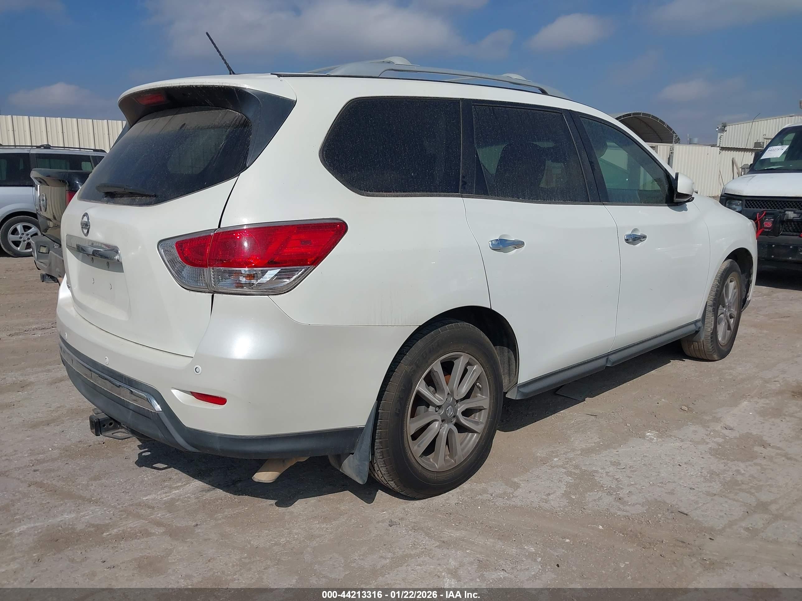 NISSAN PATHFINDER image 4