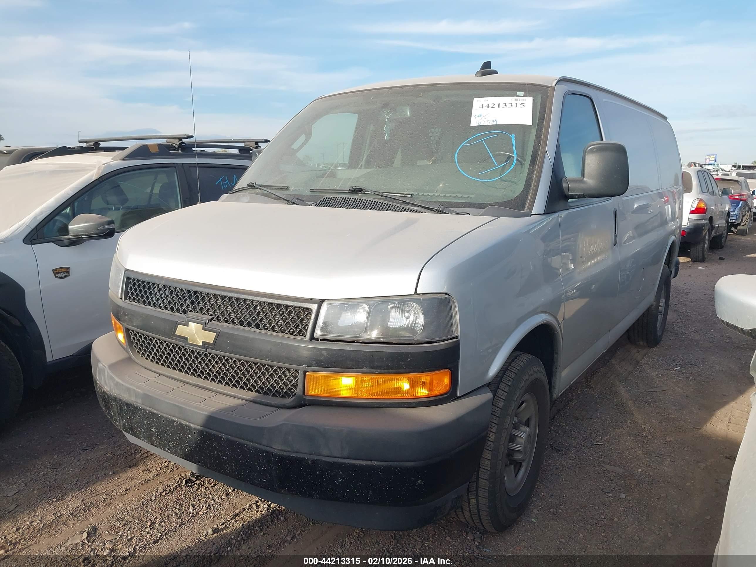 CHEVROLET EXPRESS image 2