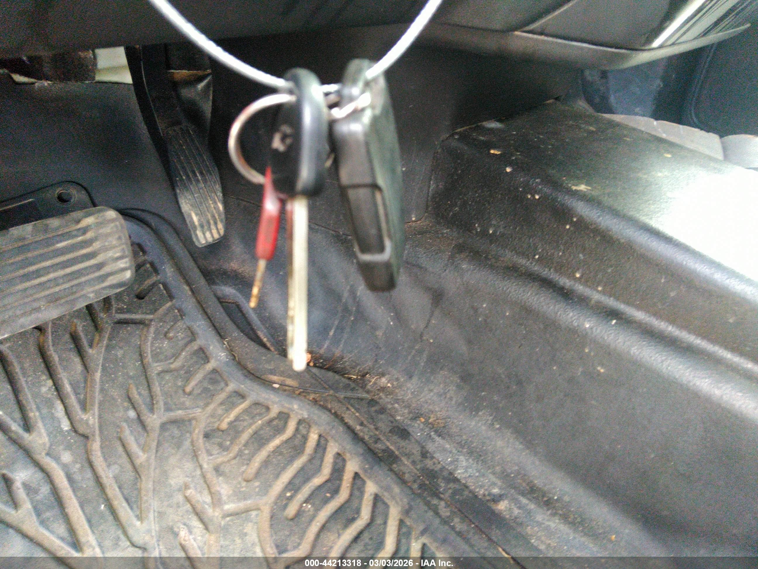 CHEVROLET SILVERADO image 11