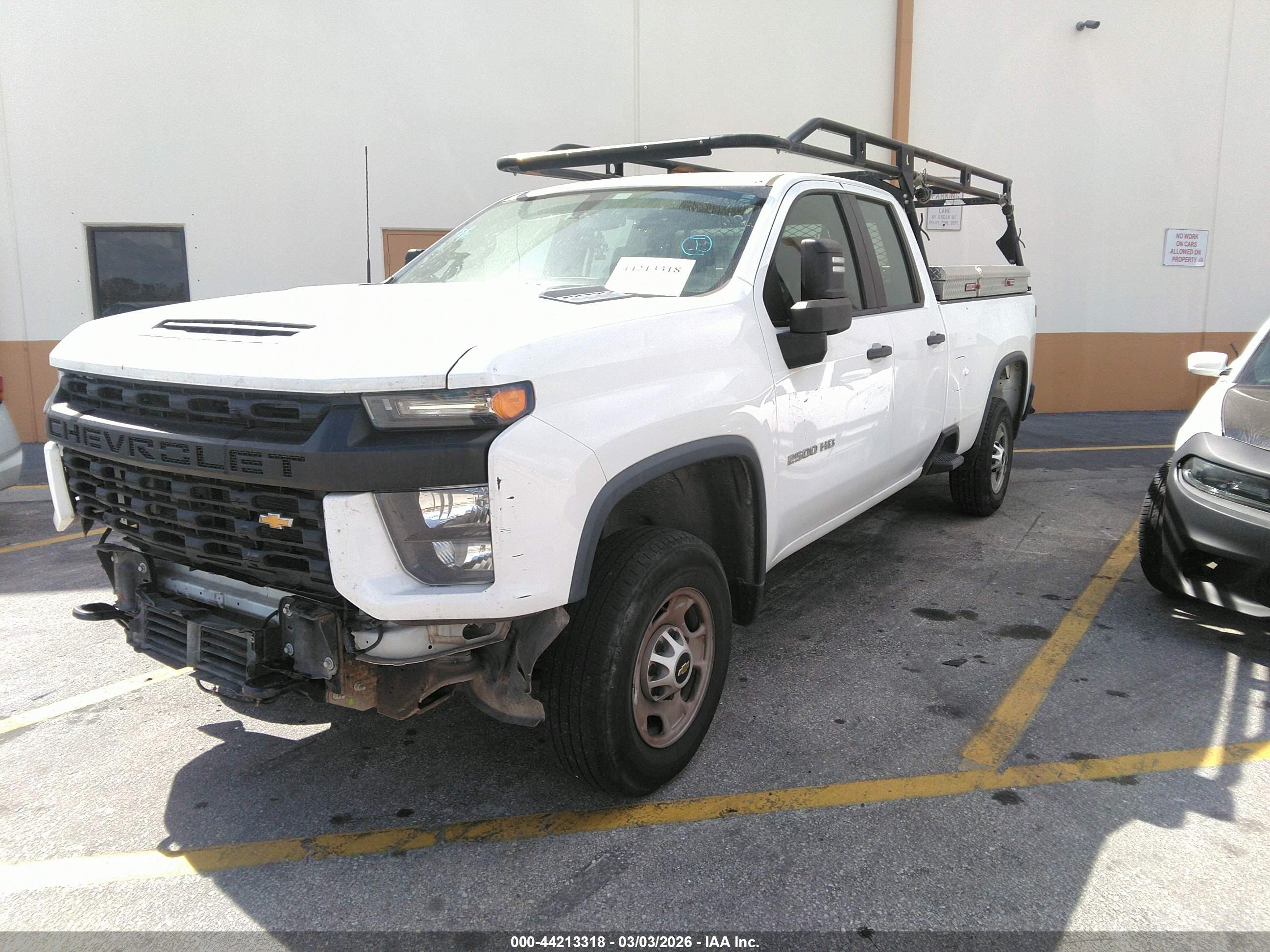 CHEVROLET SILVERADO image 2