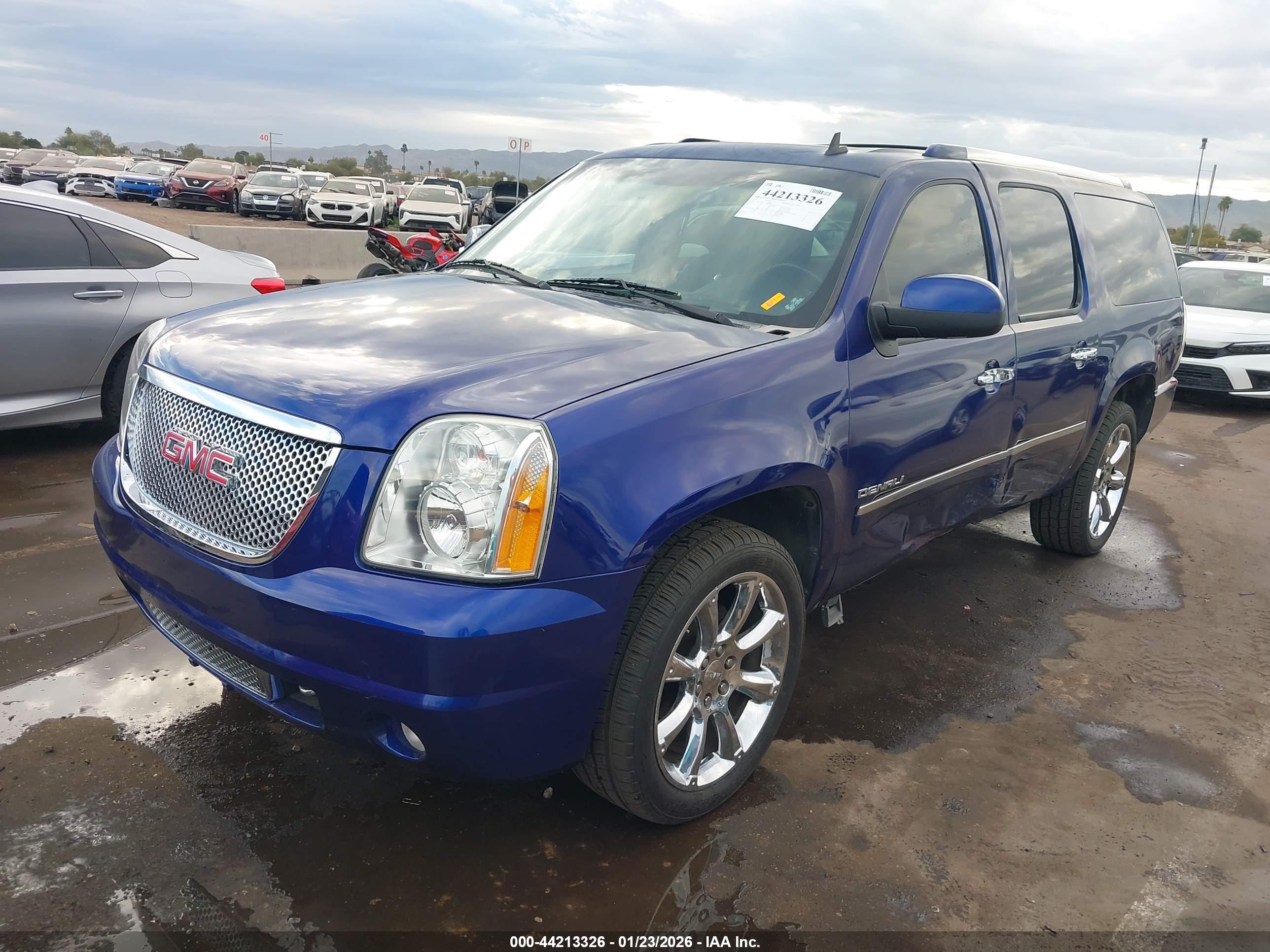 GMC YUKON image 2