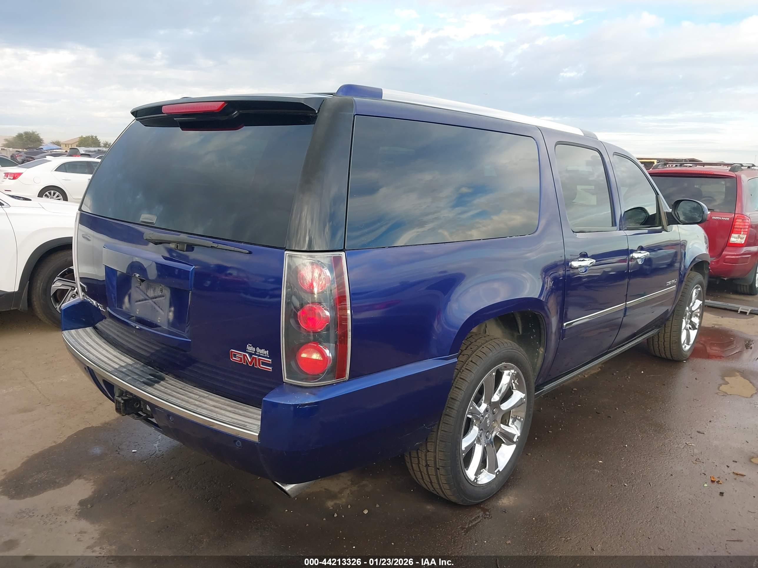 GMC YUKON image 4