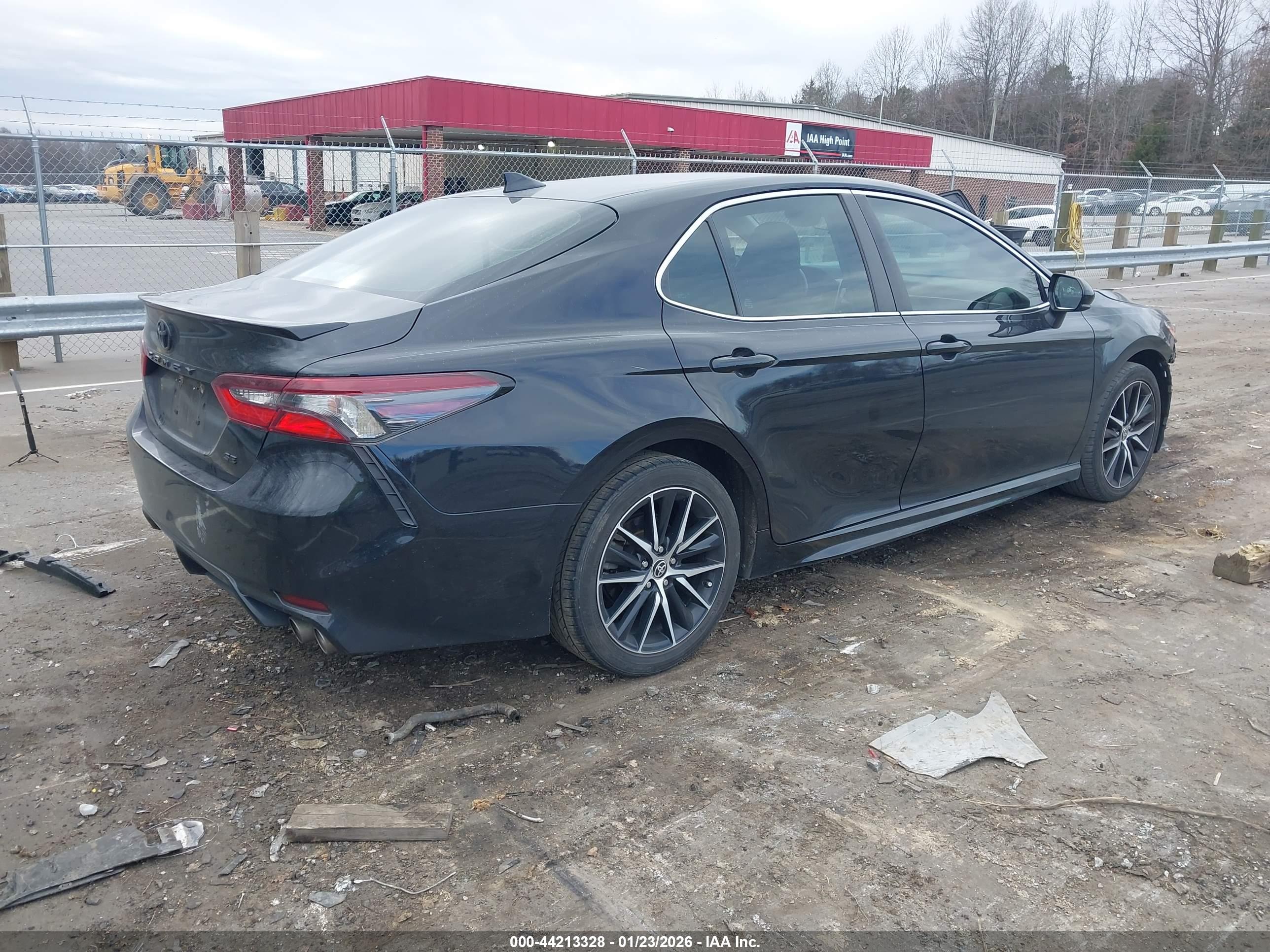 TOYOTA CAMRY image 4