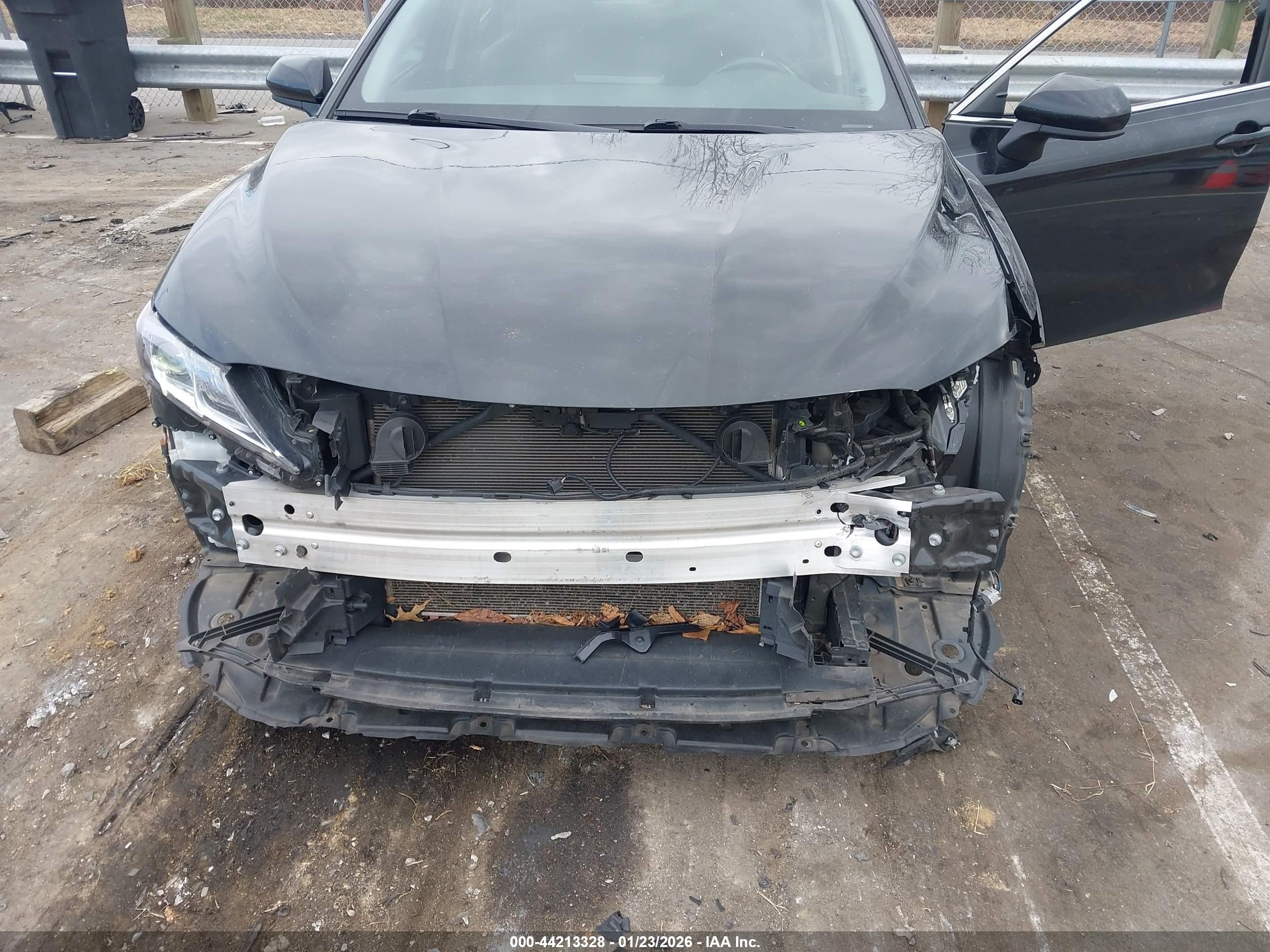 TOYOTA CAMRY image 6