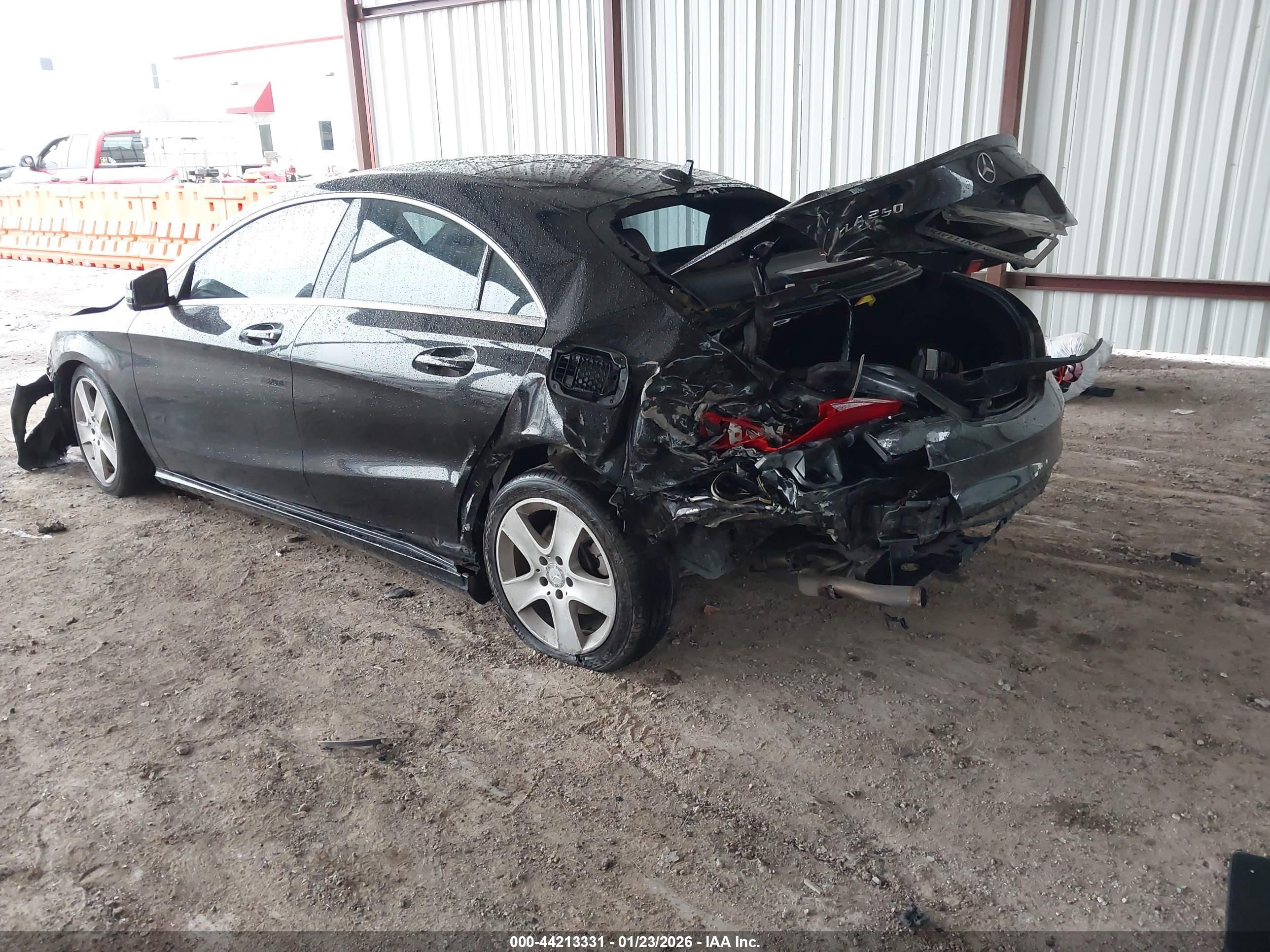 MERCEDES-BENZ CLA image 3