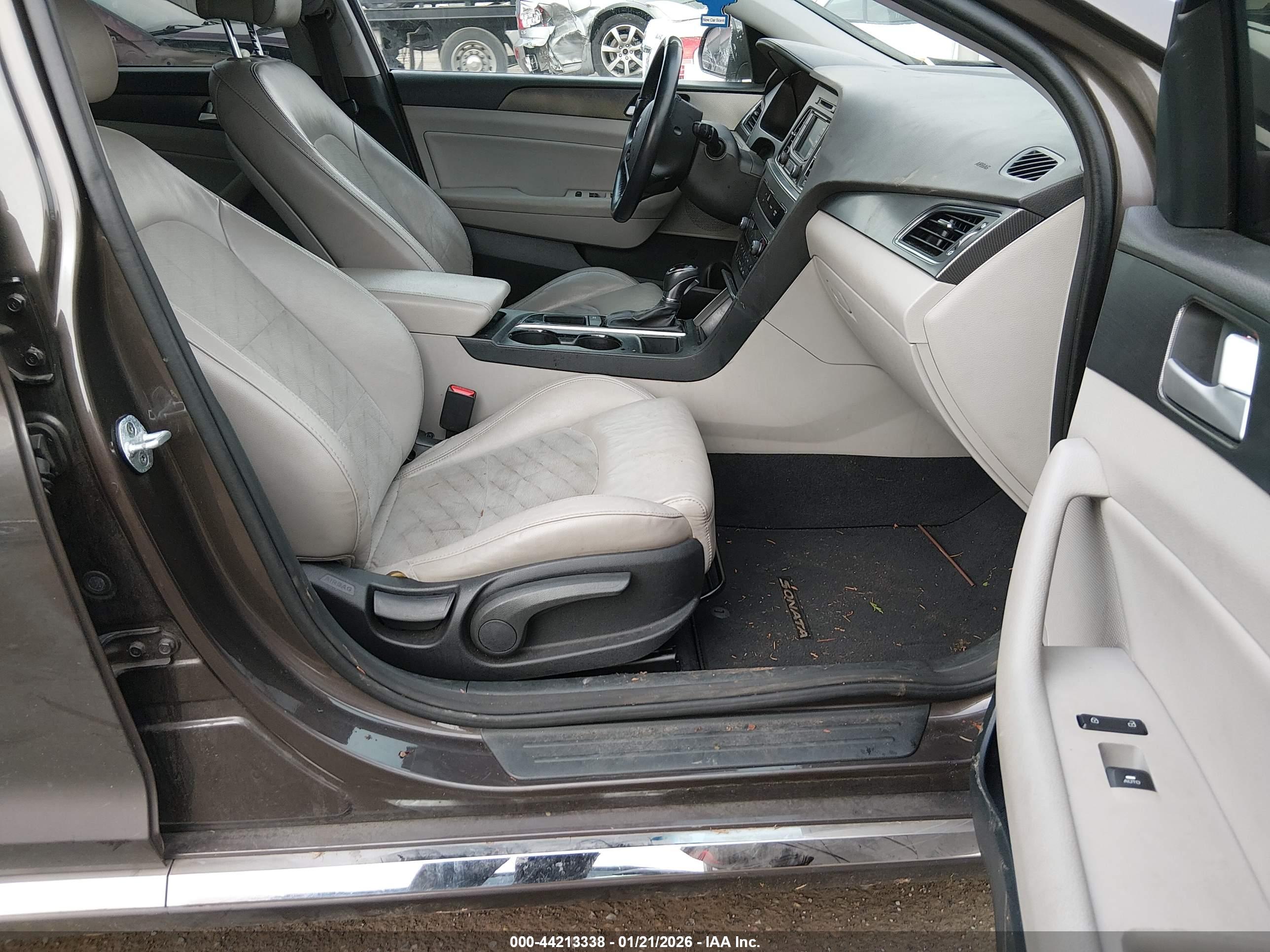 HYUNDAI SONATA image 5